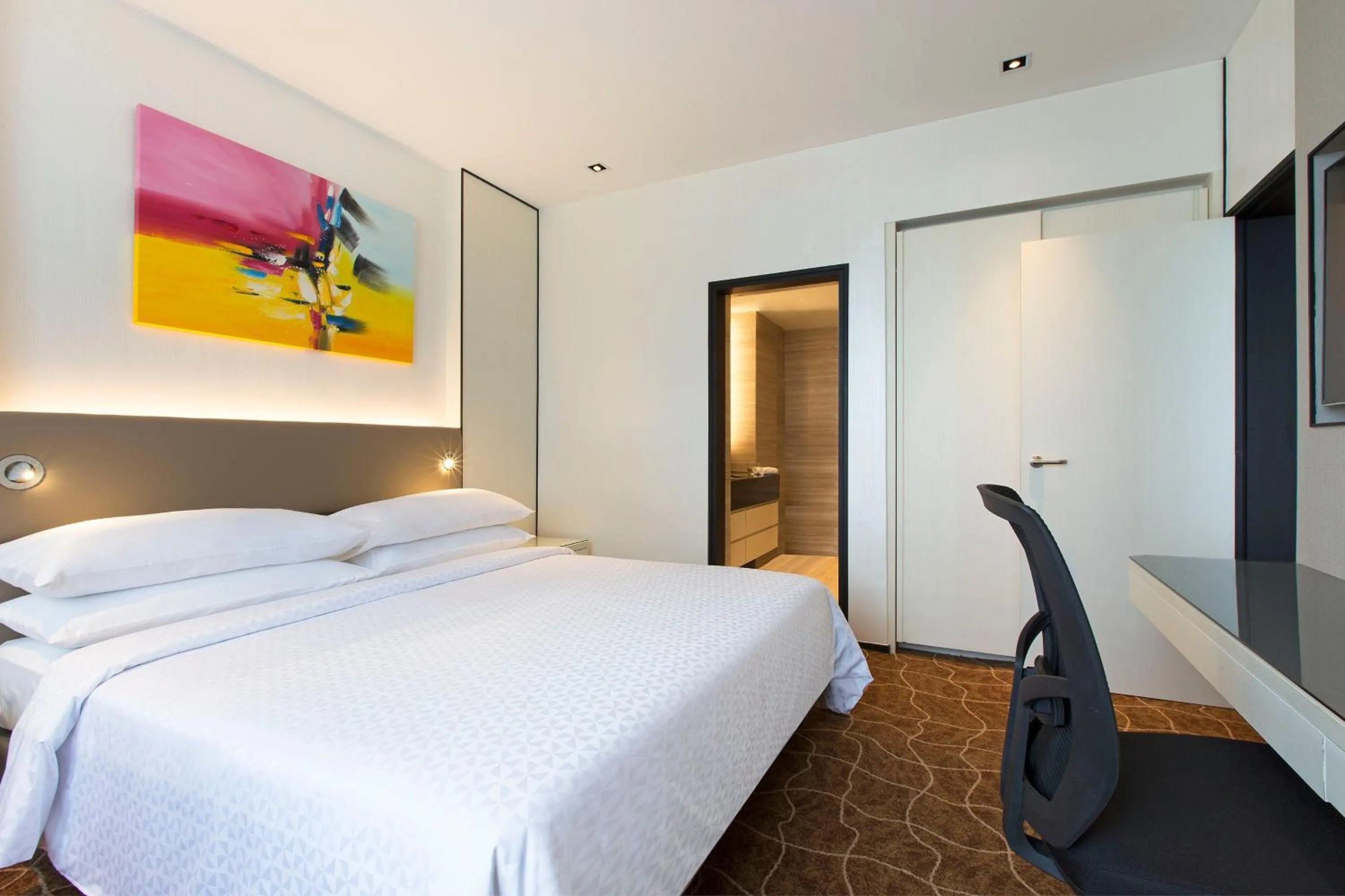 Bedroom, Bed in Four Points by Sheraton Singapore, Riverview