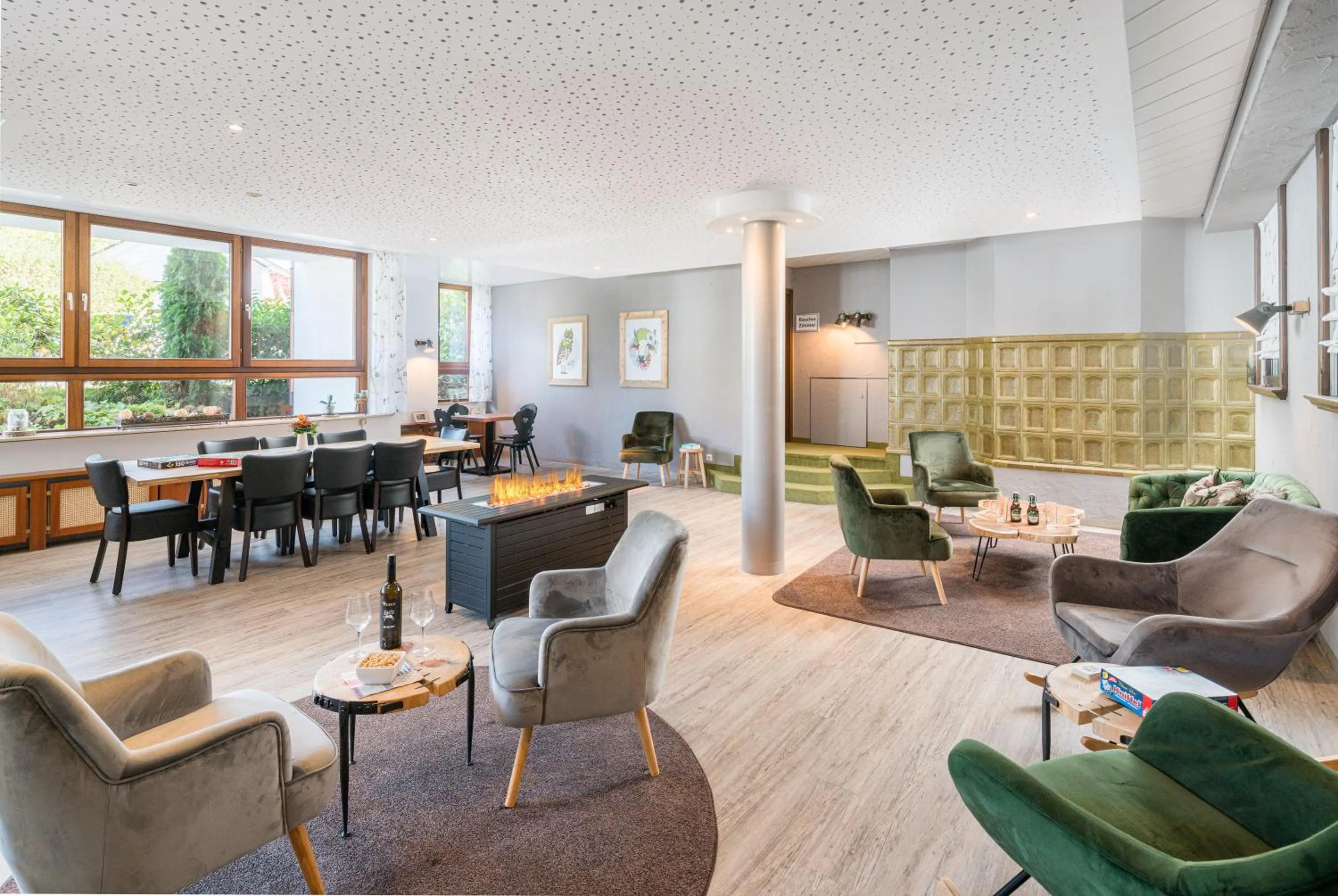 Communal lounge/ TV room in Hotel-Resort Waldachtal - Adults only