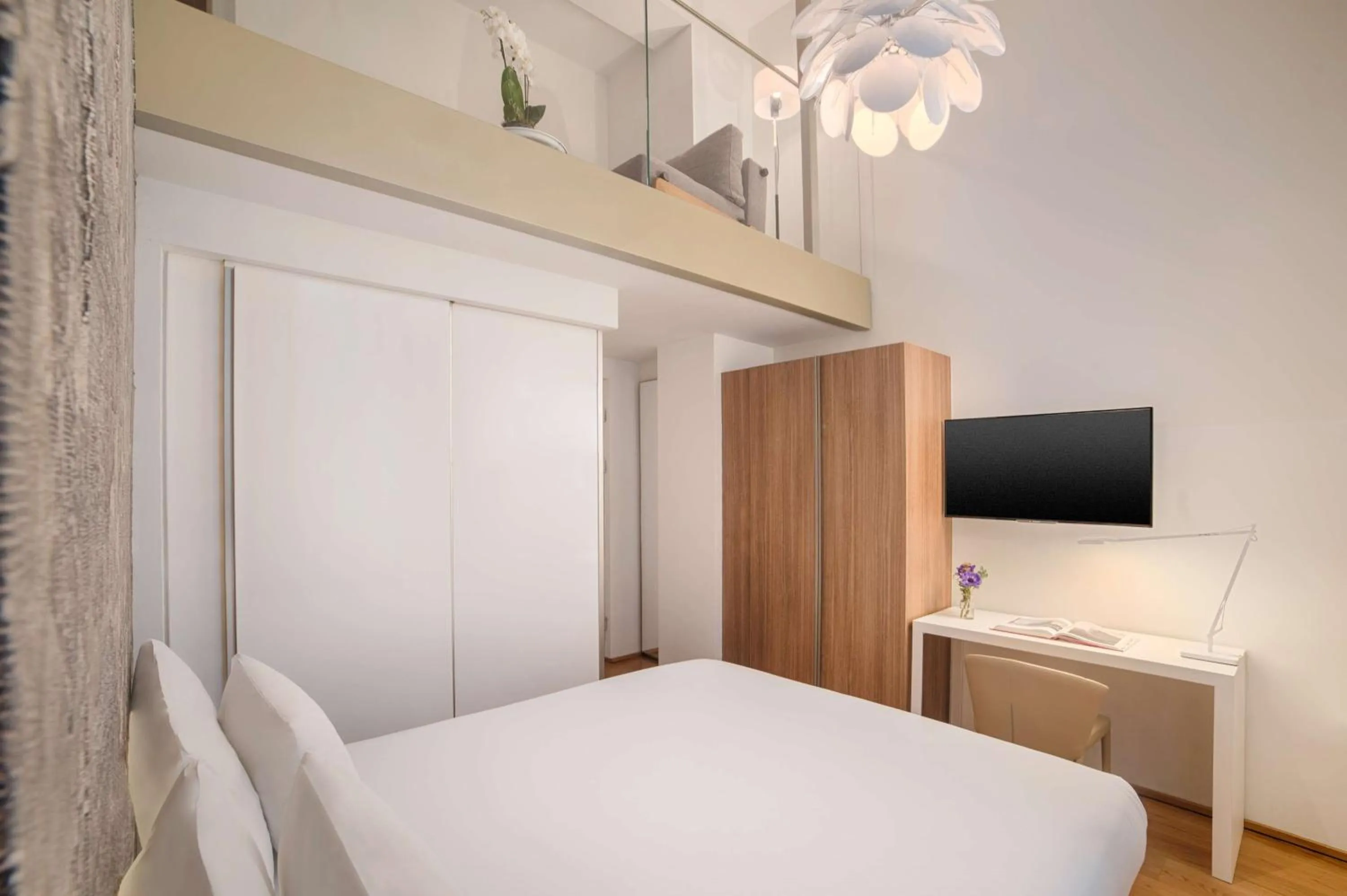 Bedroom, Bed in Avani Palazzo Moscova Milan Hotel