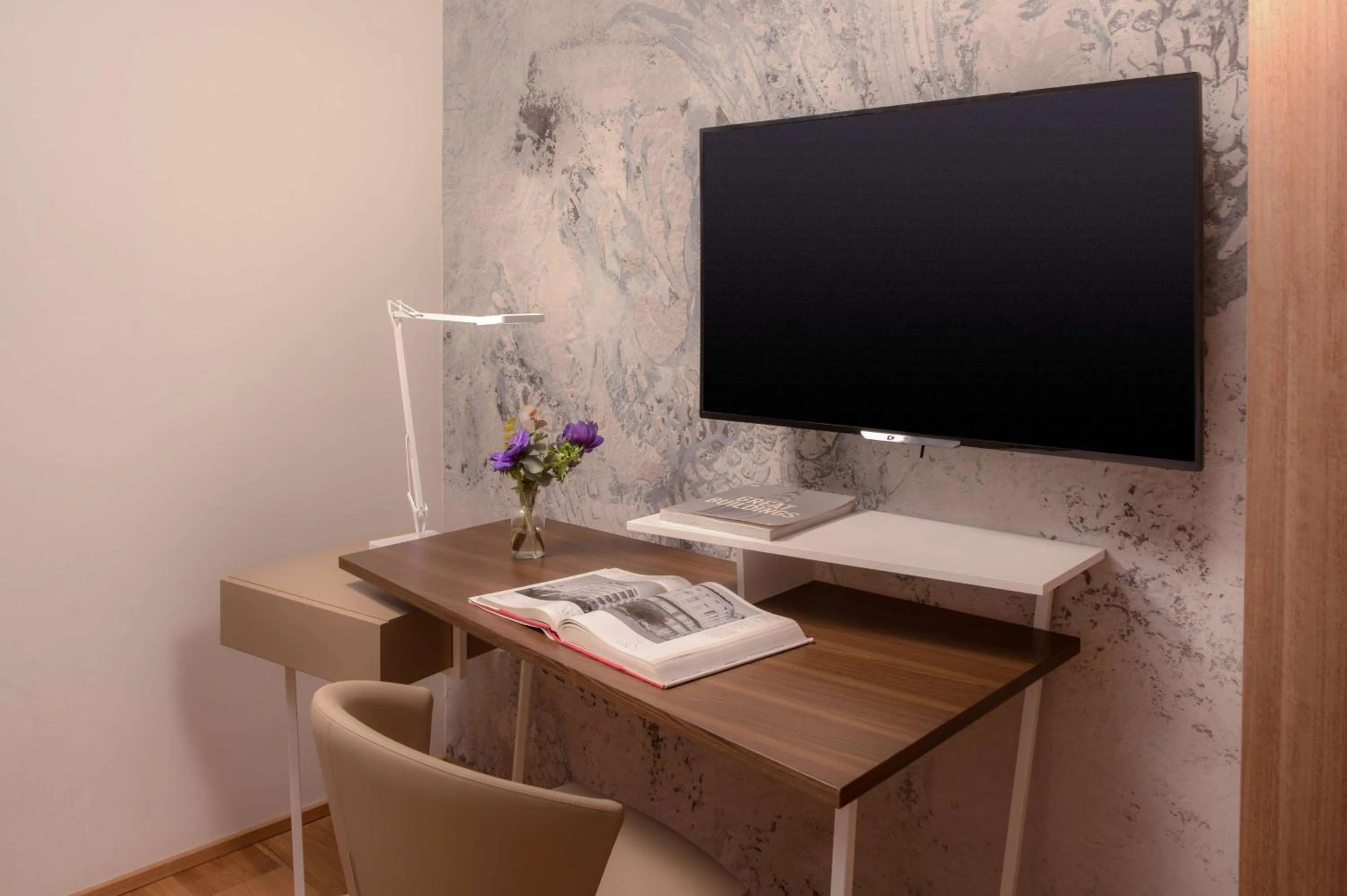 Bedroom in Avani Palazzo Moscova Milan Hotel