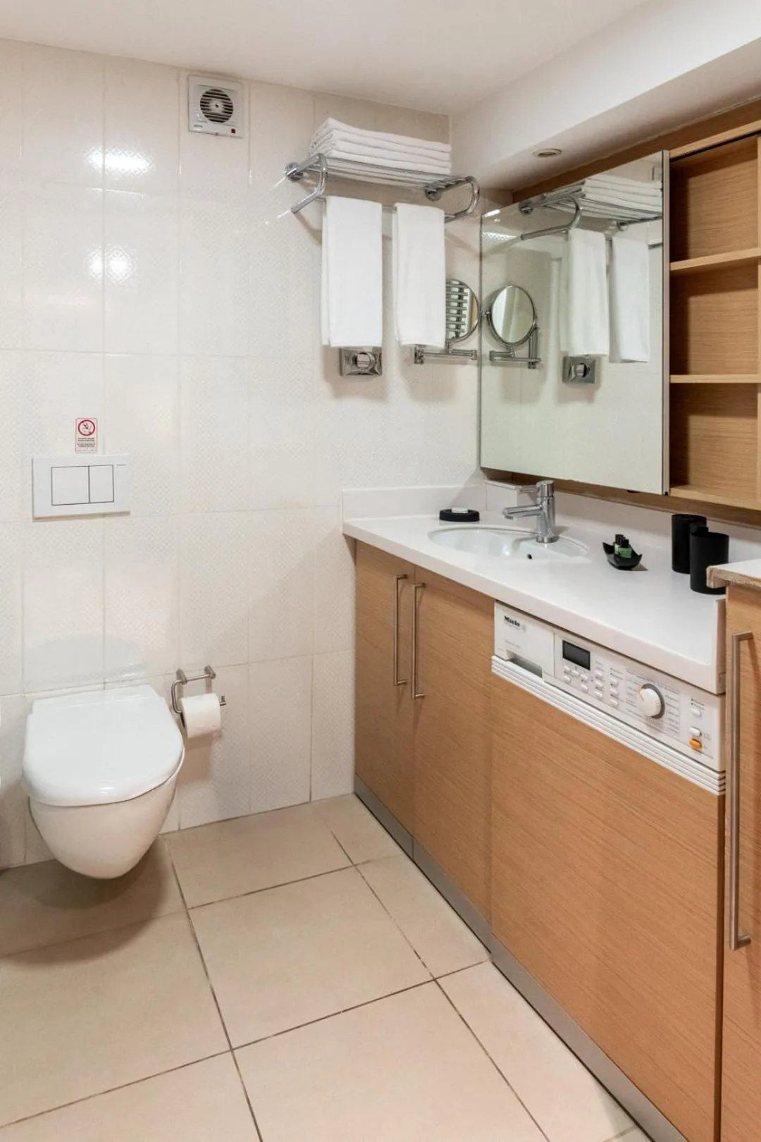 Toilet in Cheya Deluxe Residence Nisantasi Istanbul City Center