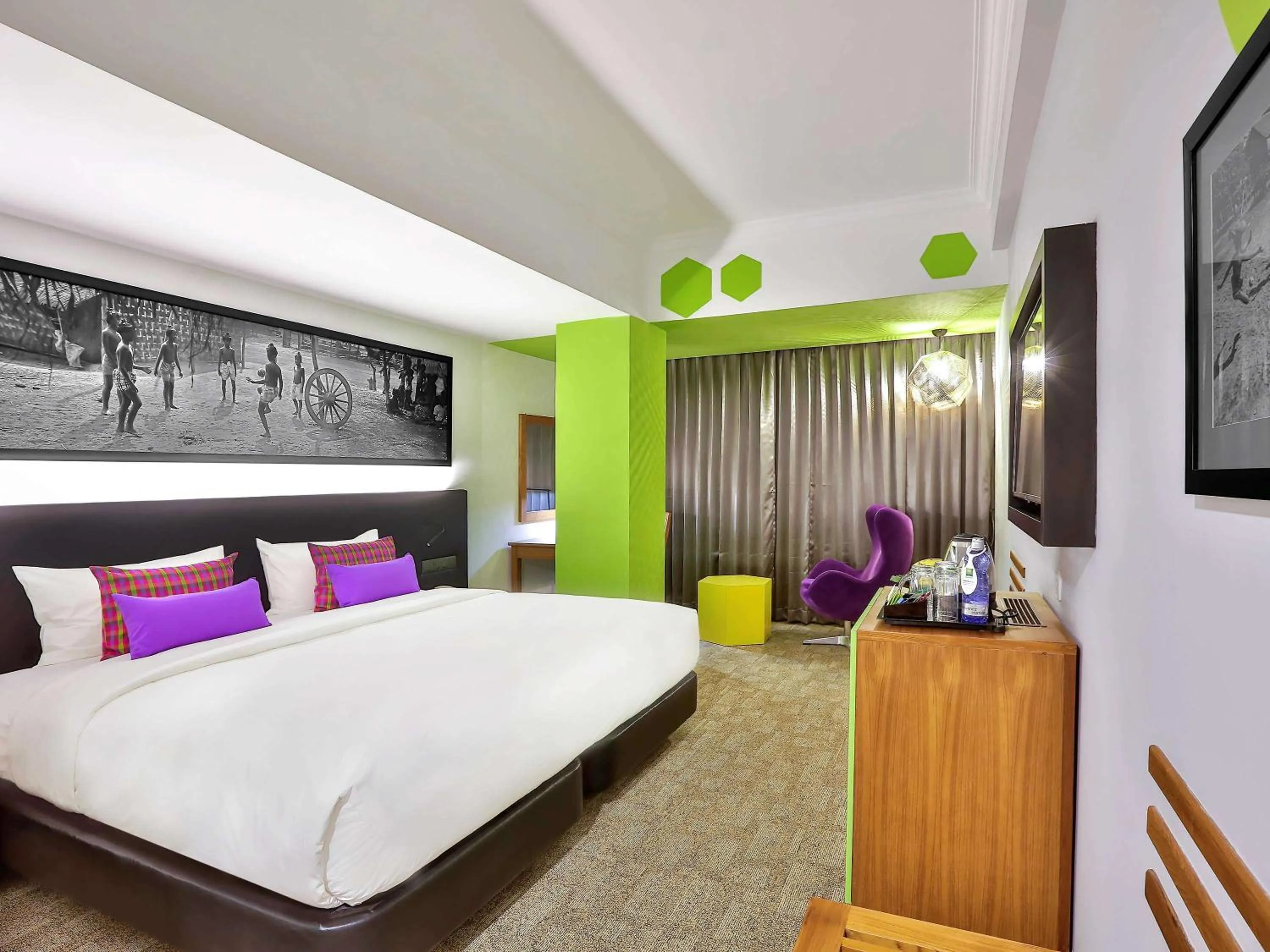 Photo of the whole room, Bed in Hotel Stadium