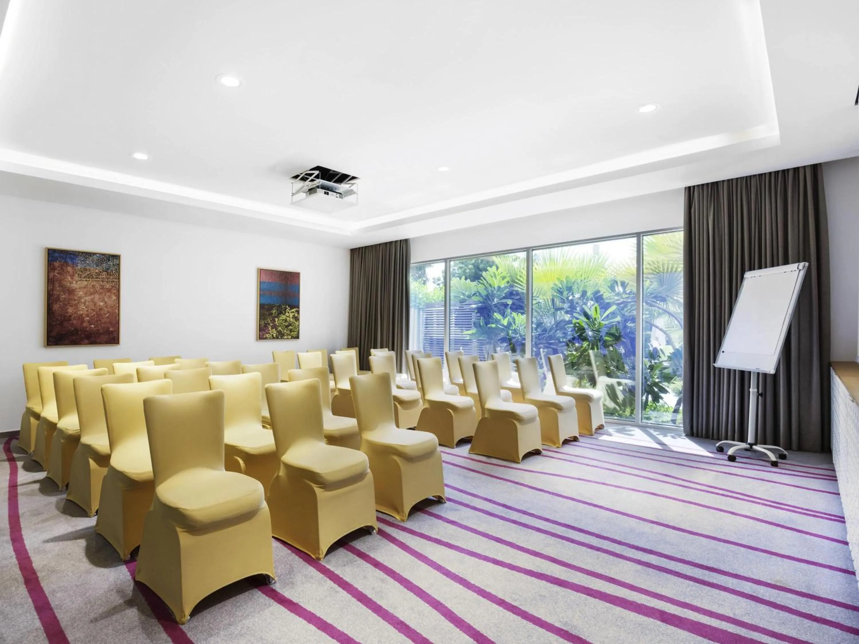 Meeting/conference room in Mercure Sohar