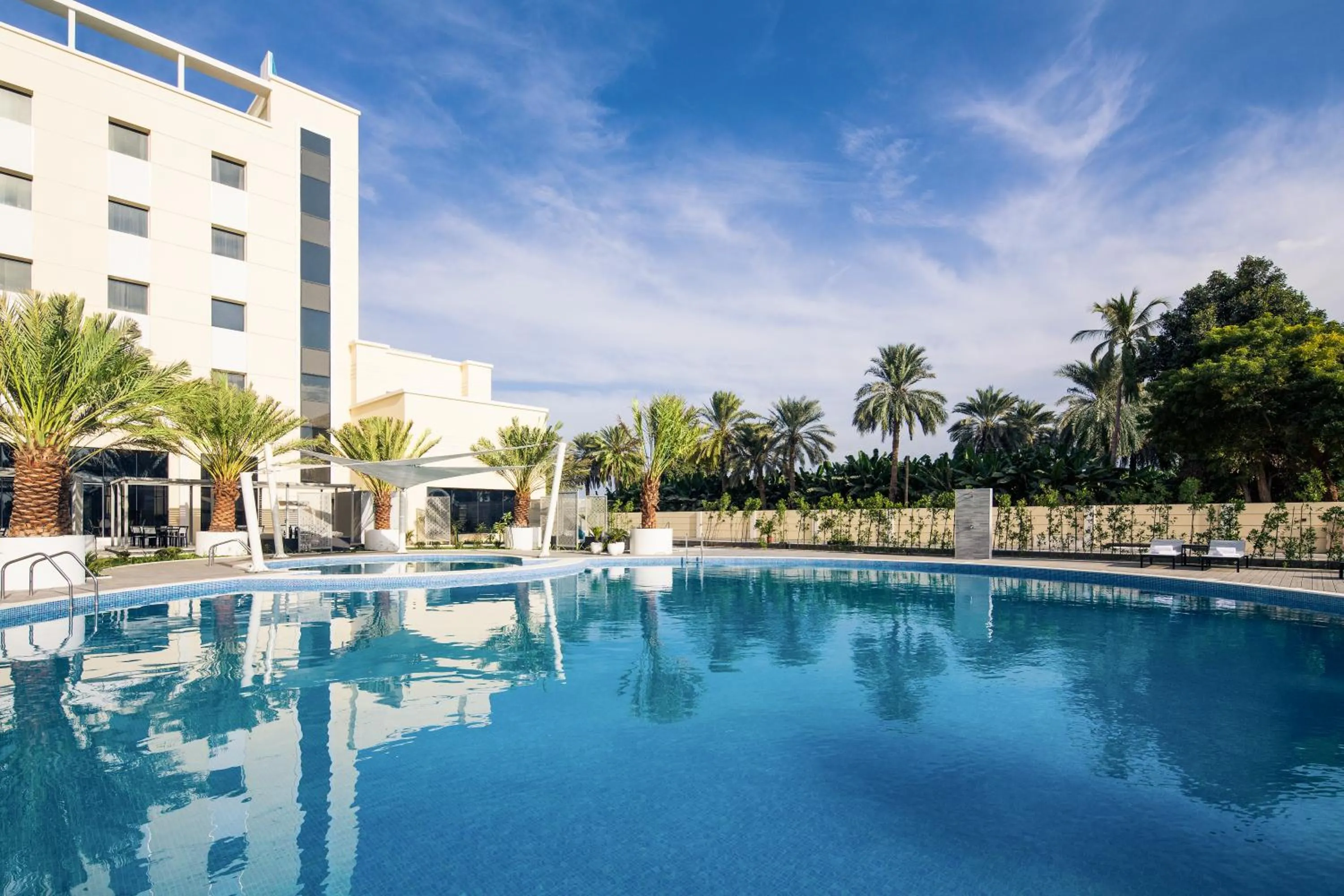 Swimming pool in Mercure Sohar