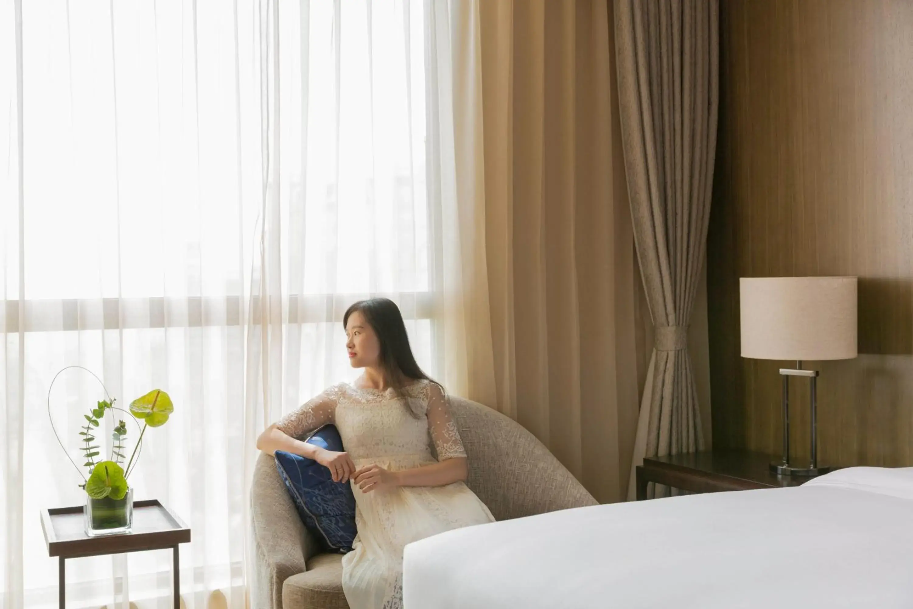 Deluxe King Suite with Lake View in Pullman Nanchang Sunac Deluxe King Suite with Lake View in Pullman Nanchang Sunac