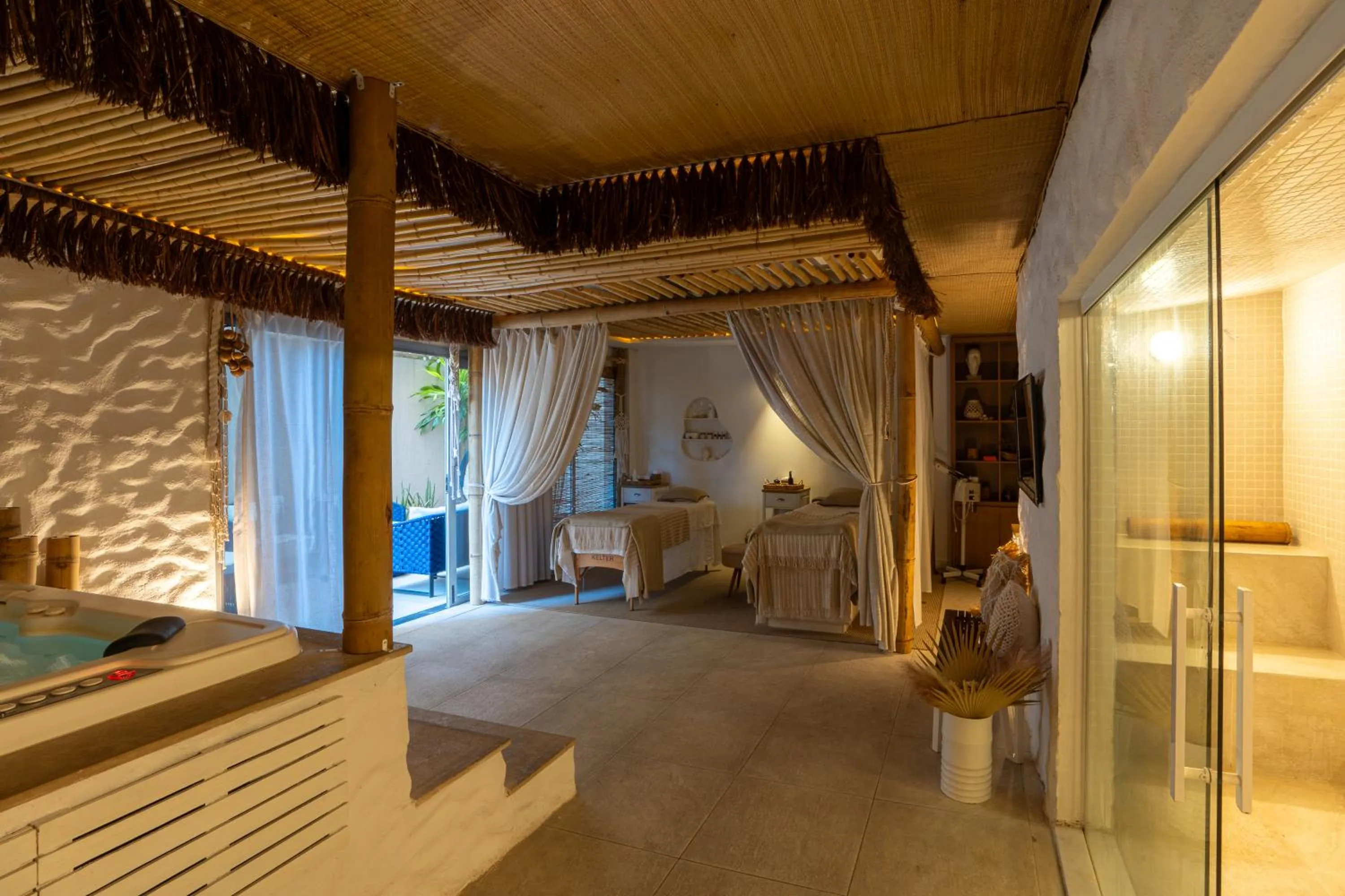 Spa and wellness centre/facilities, Bed in Novotel RJ Praia de Botafogo