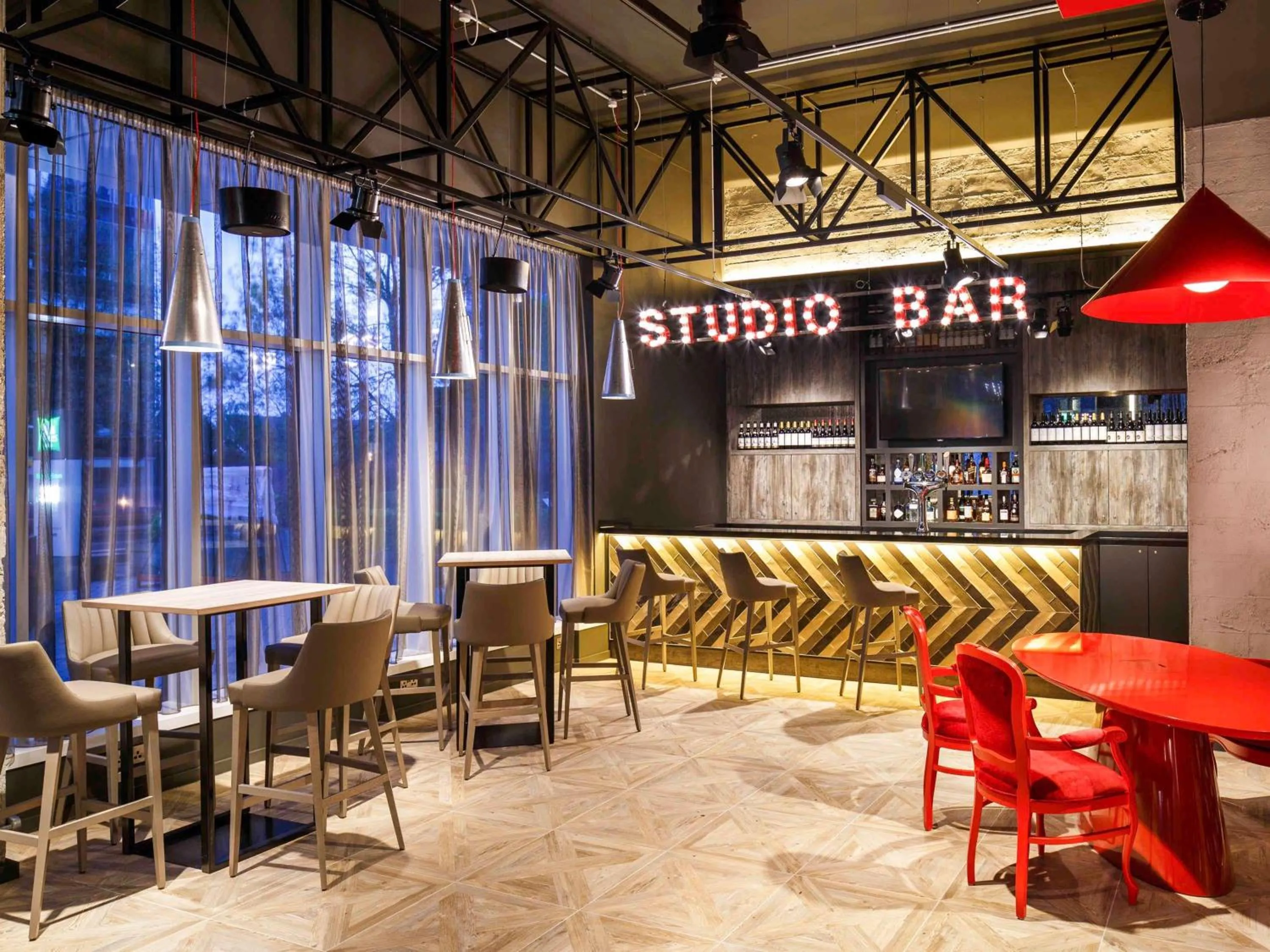 Property building in ibis Styles London Ealing