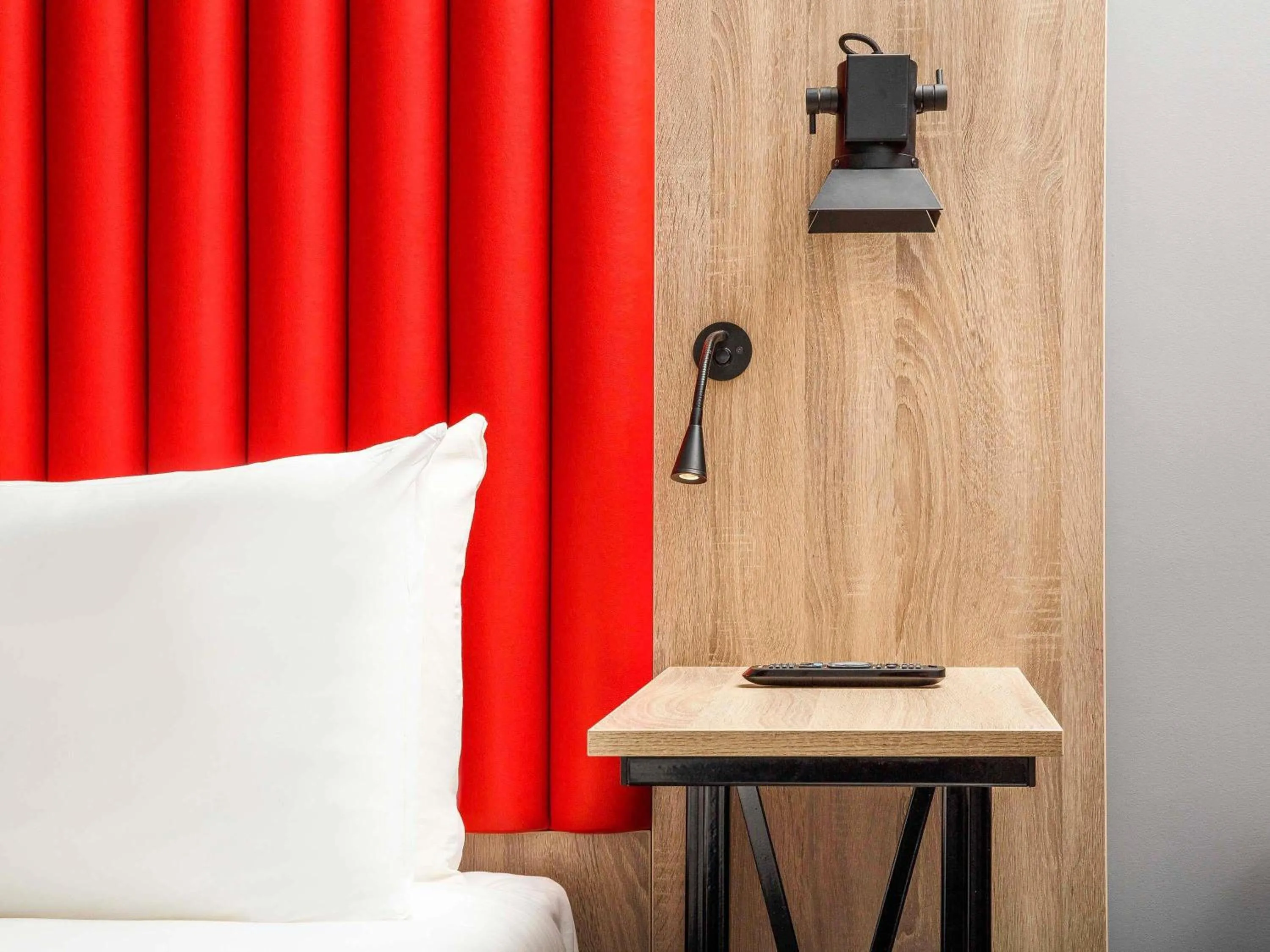 Bedroom in ibis Styles London Ealing