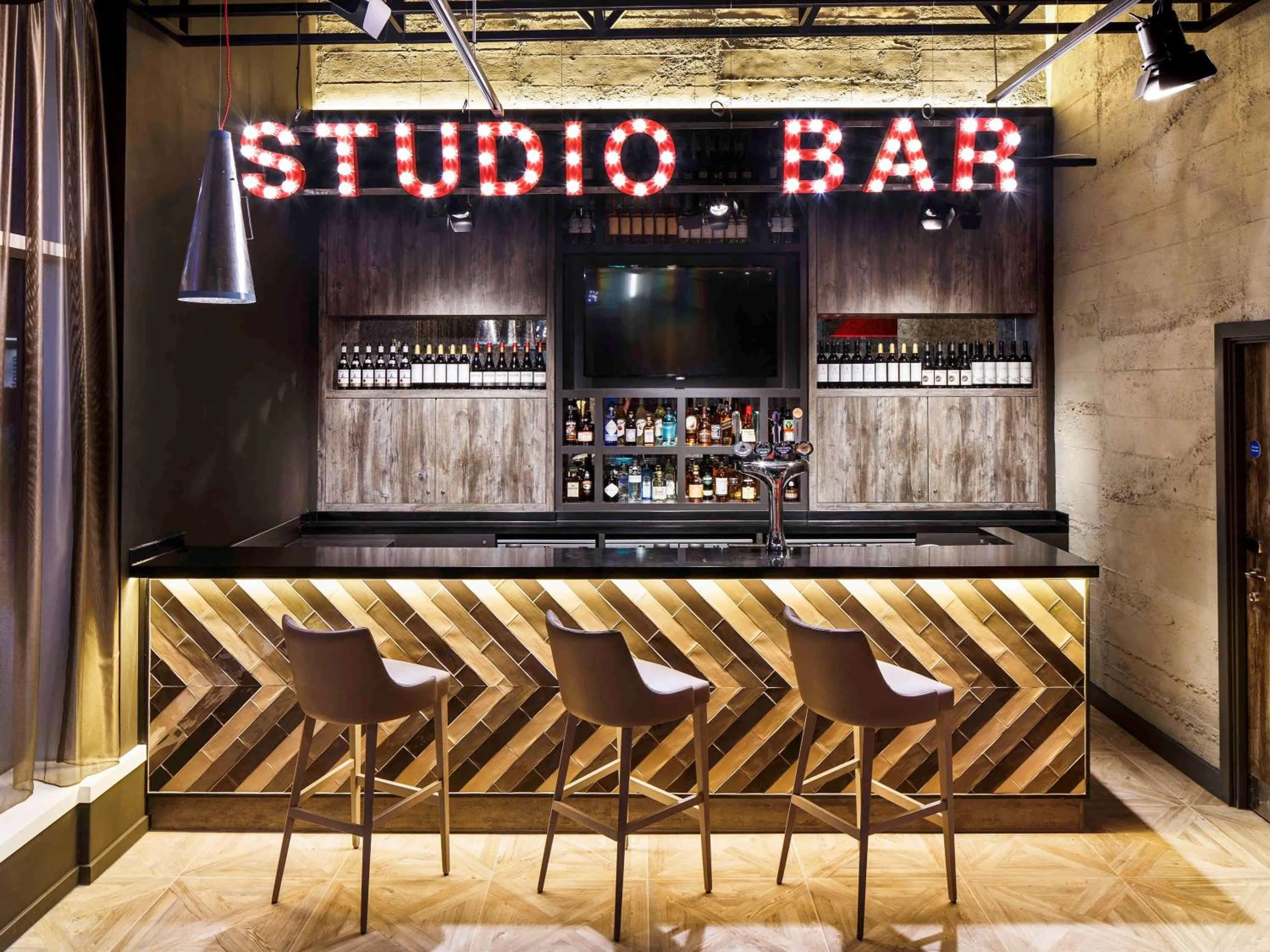 Lounge or bar in ibis Styles London Ealing