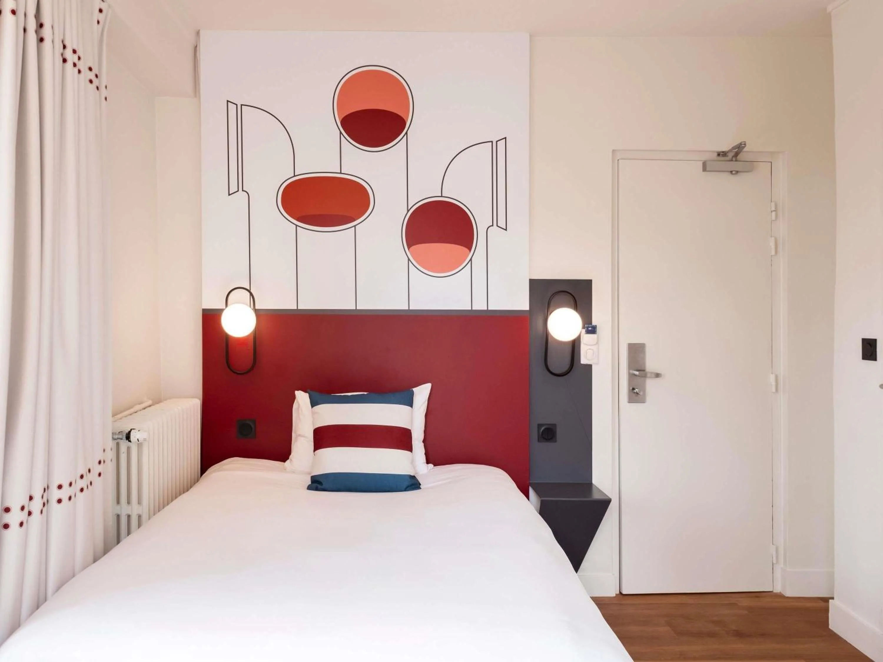 Bedroom, Bed in Ibis Styles Rouen Centre Cathédrale