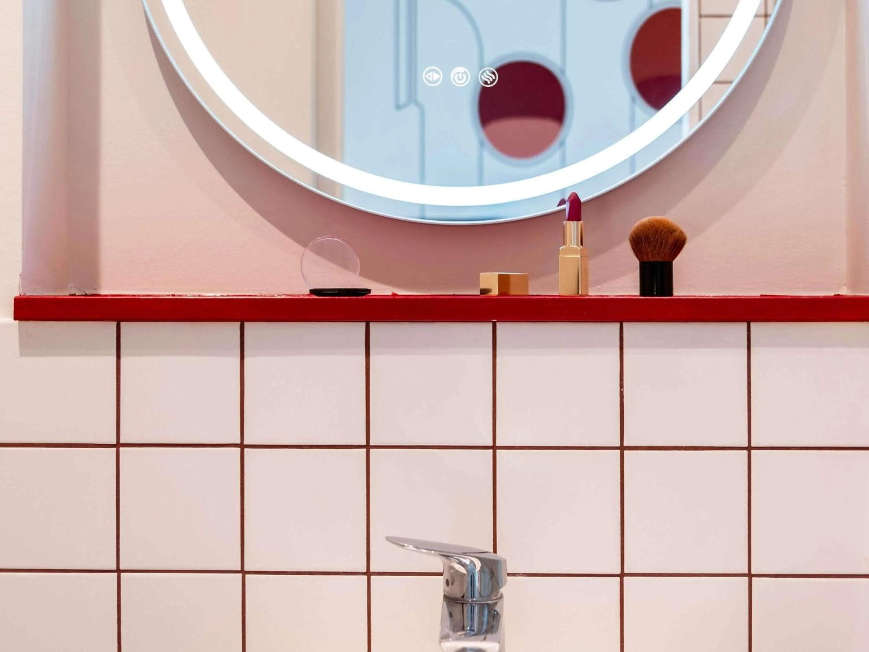 Bedroom in Ibis Styles Rouen Centre Cathédrale