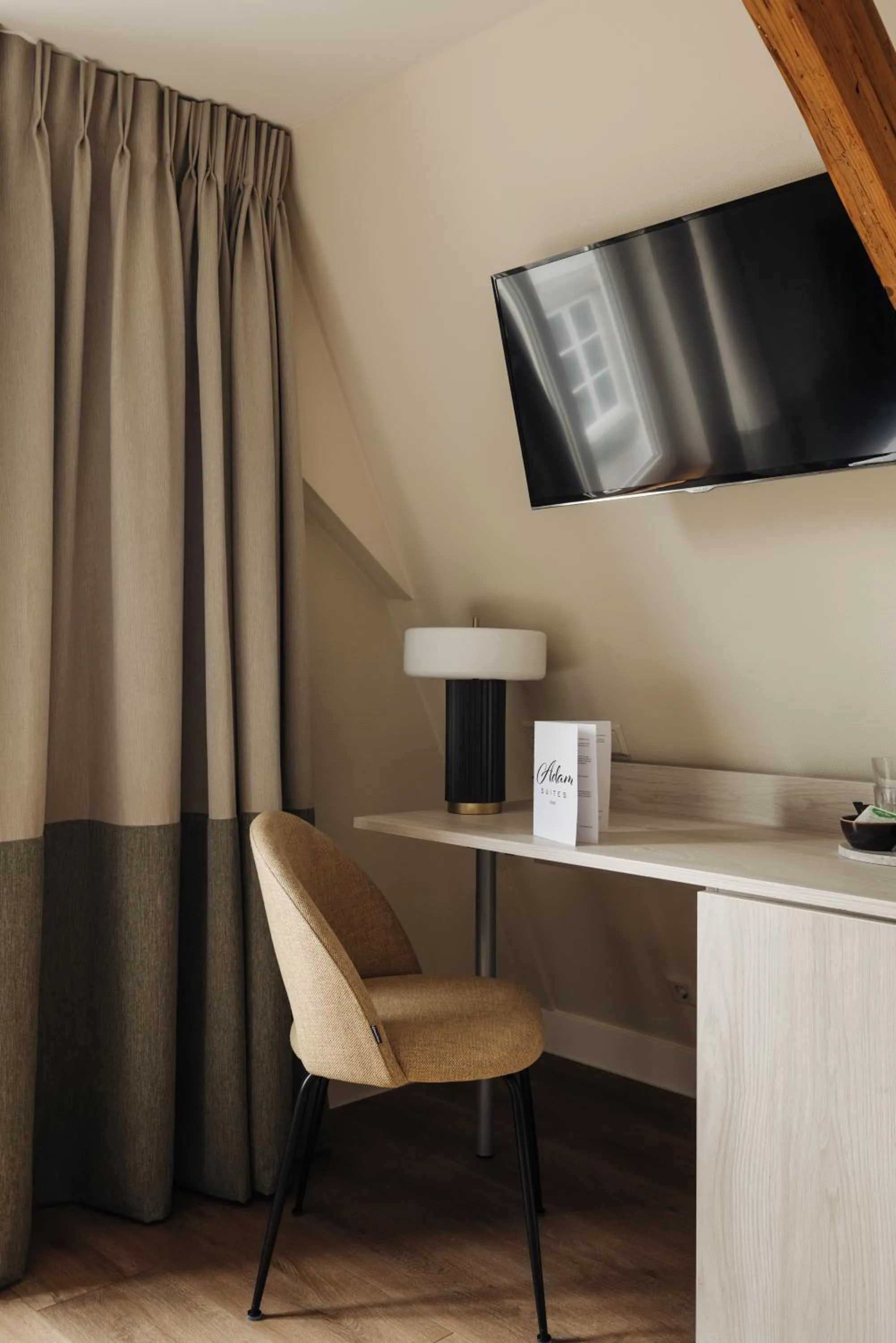 TV/Entertainment Center in Hotel Fossa