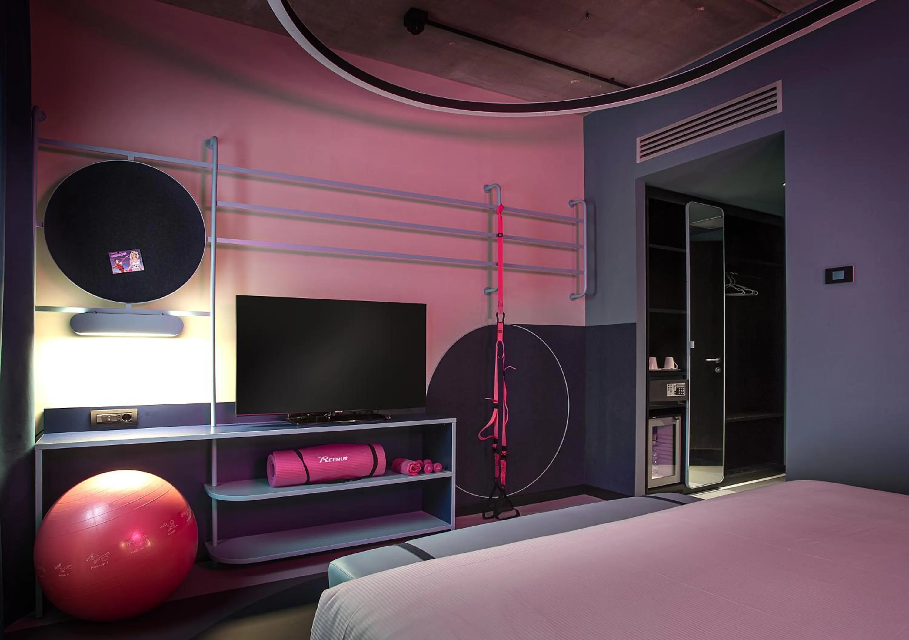 Sports, Bed in Stay Hotel