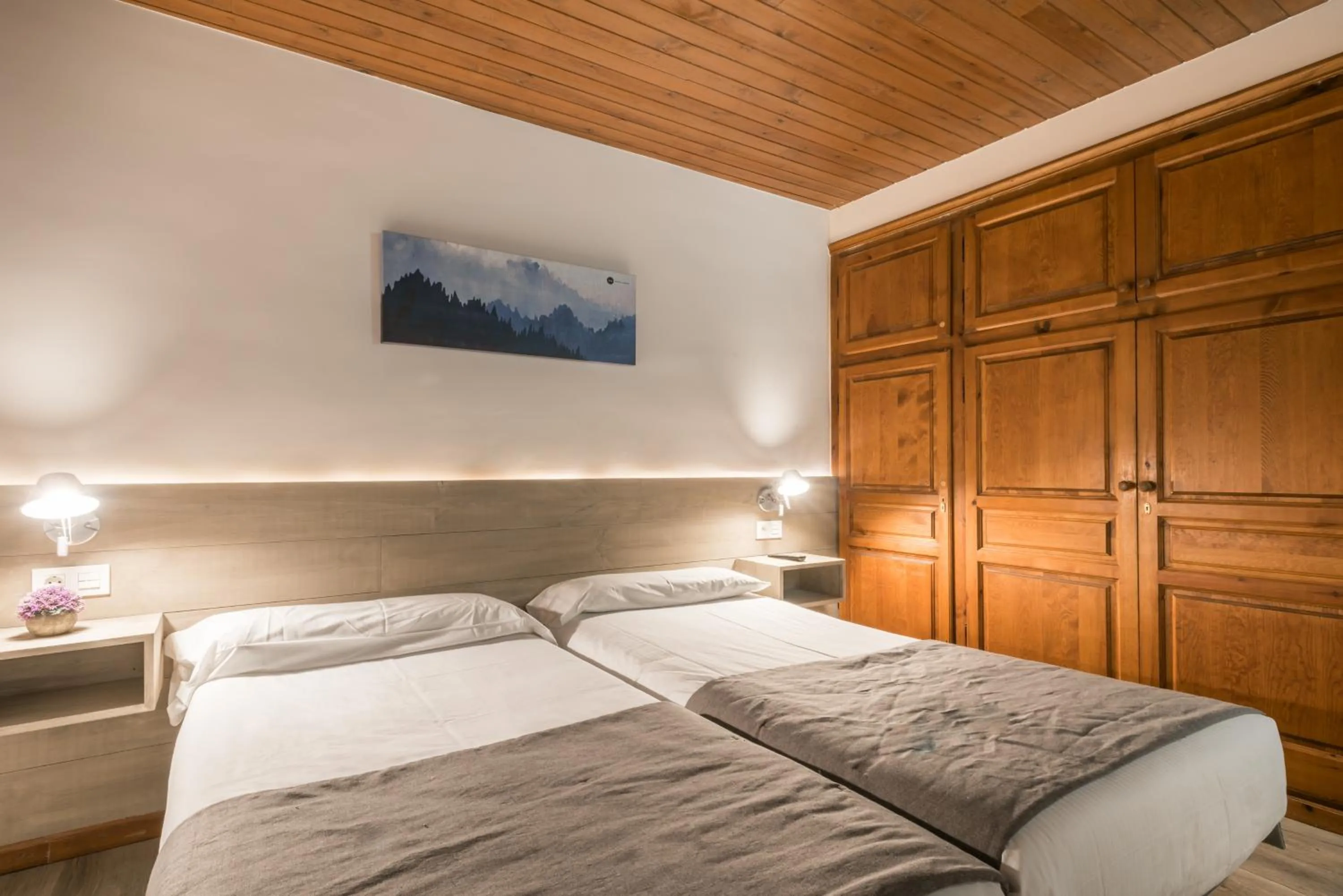 Bedroom, Bed in Hotel SNÖ Mont Romies