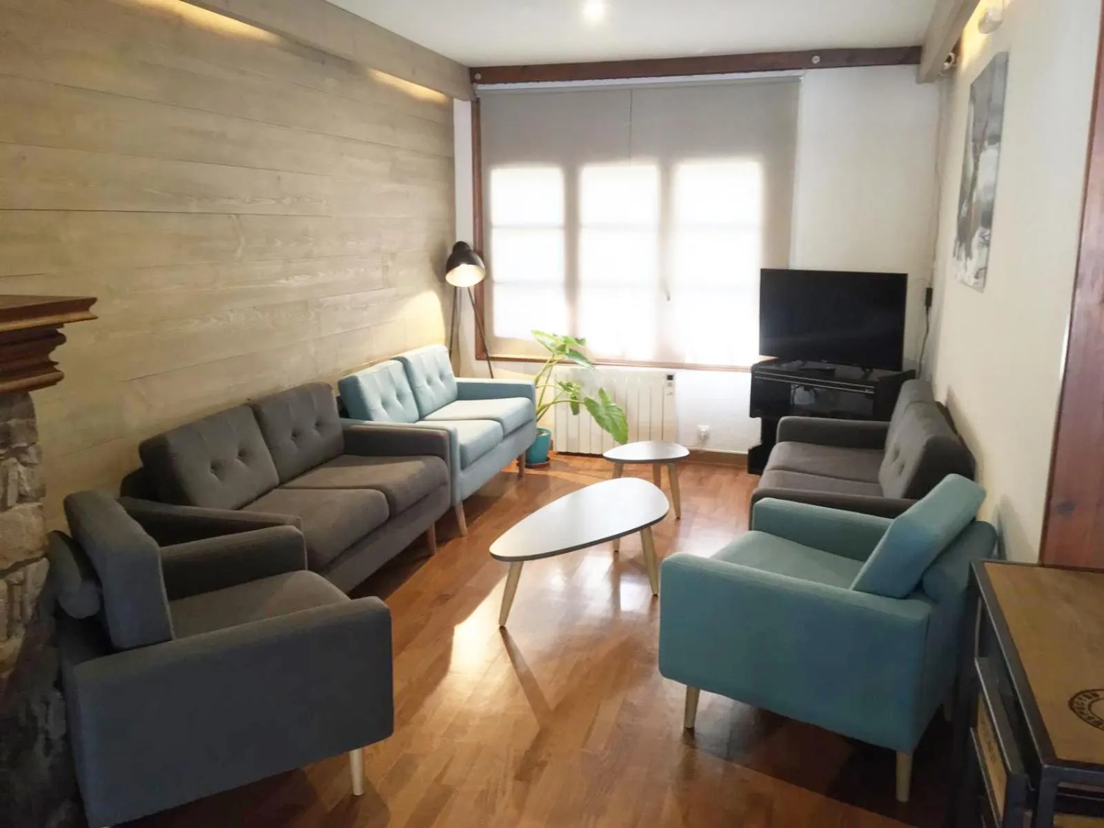 Communal lounge/ TV room in Hotel SNÖ Mont Romies