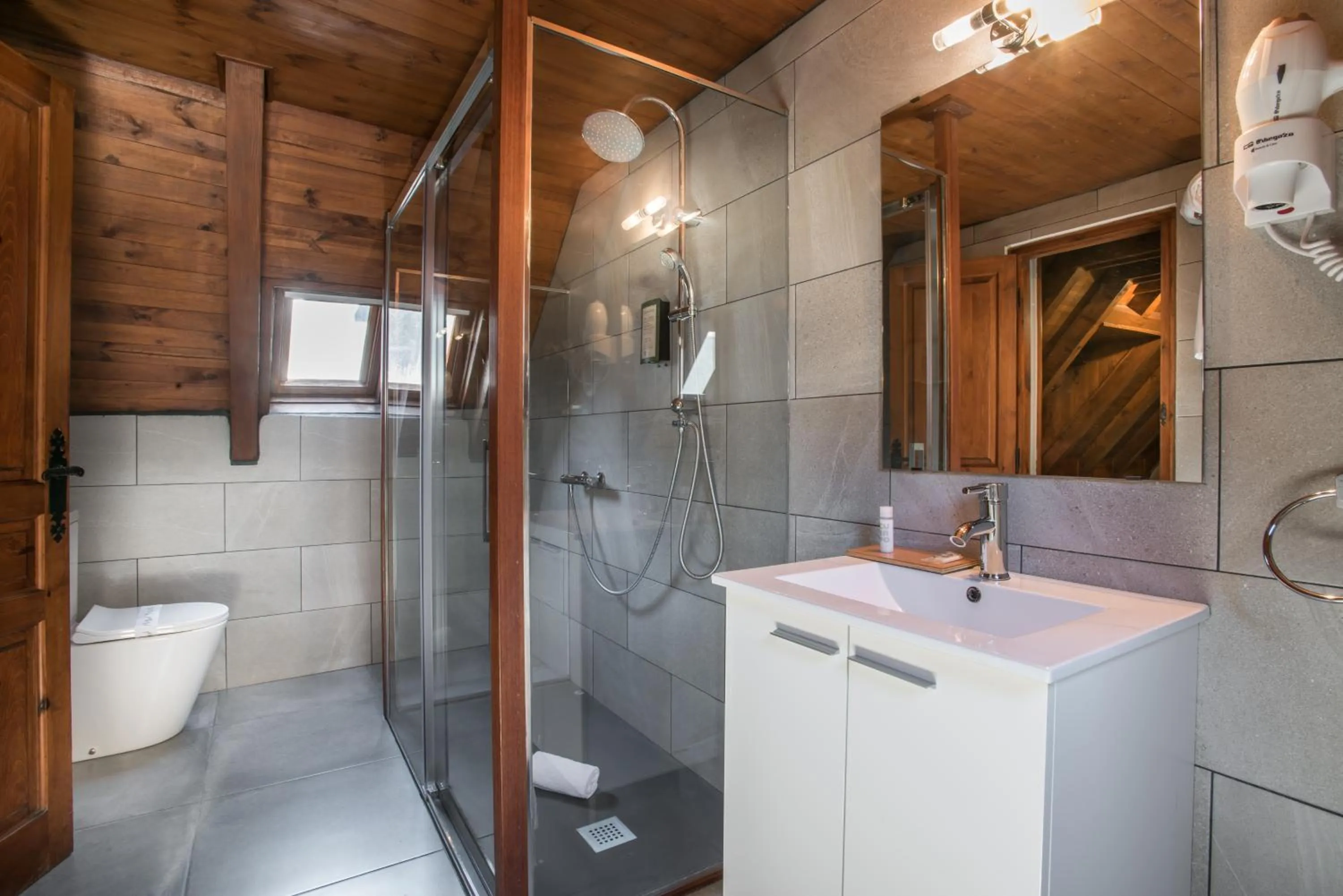 Shower in Hotel SNÖ Mont Romies