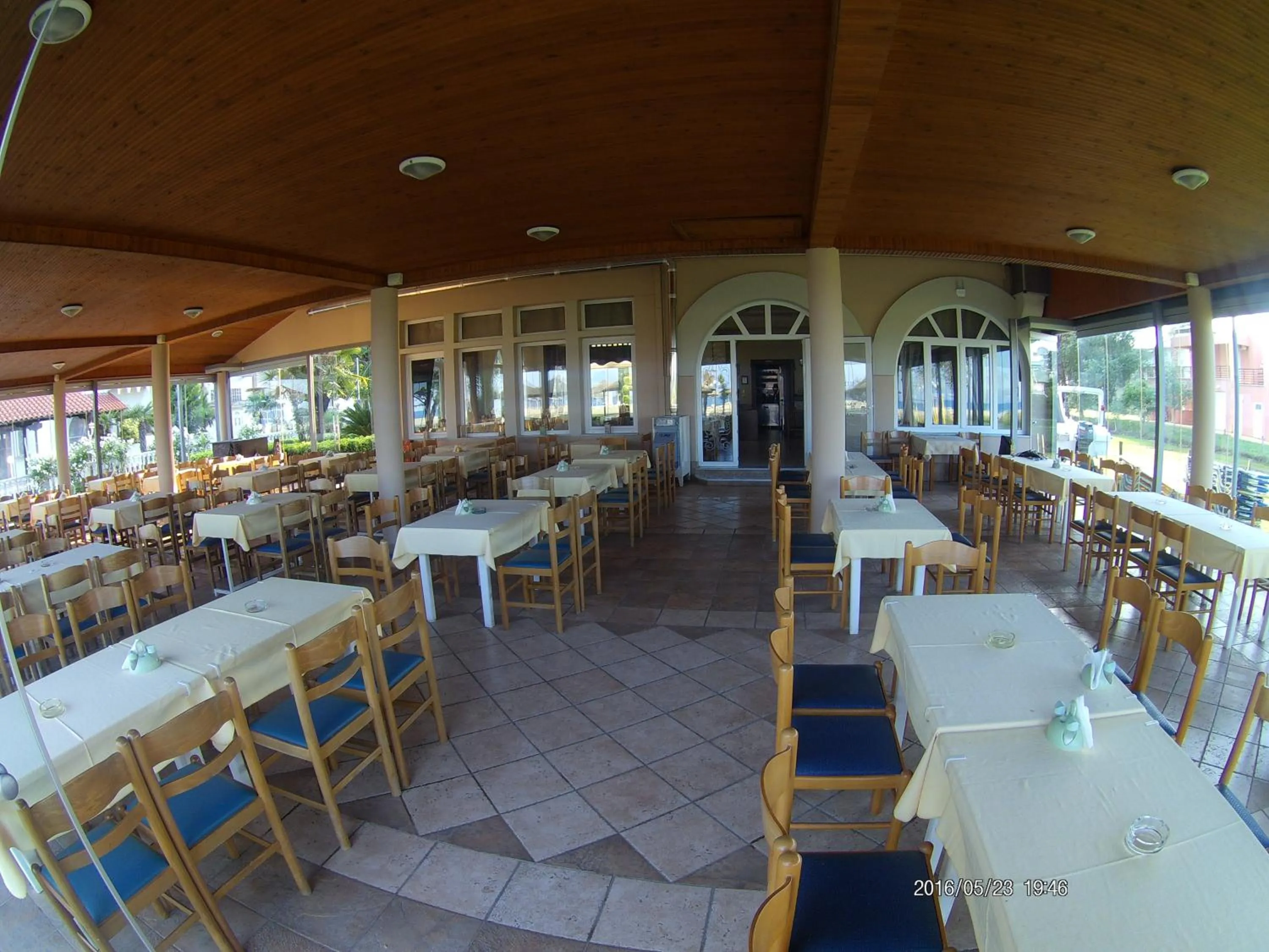 Lunch in Hotel Akrogiali