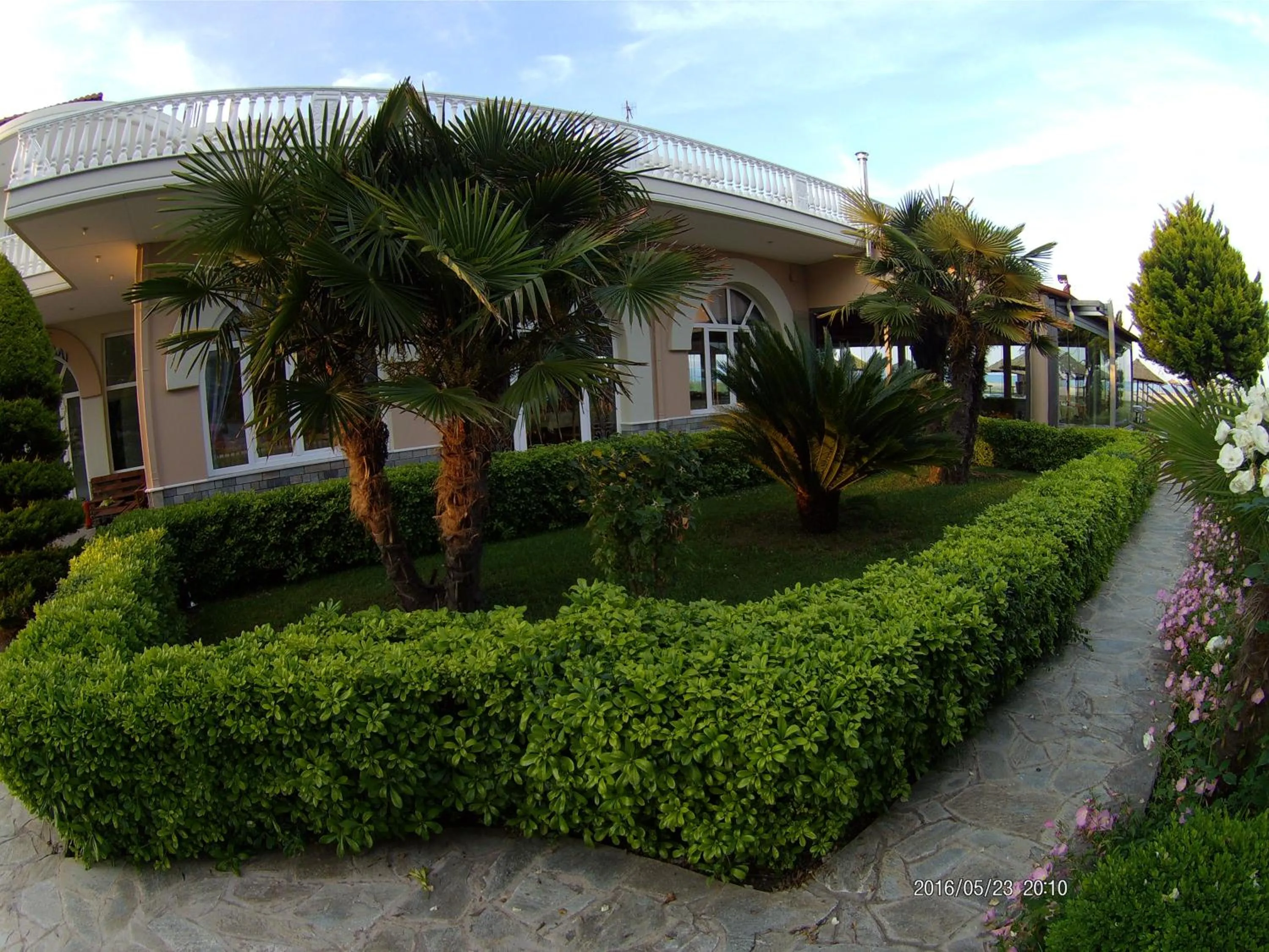 Garden in Hotel Akrogiali