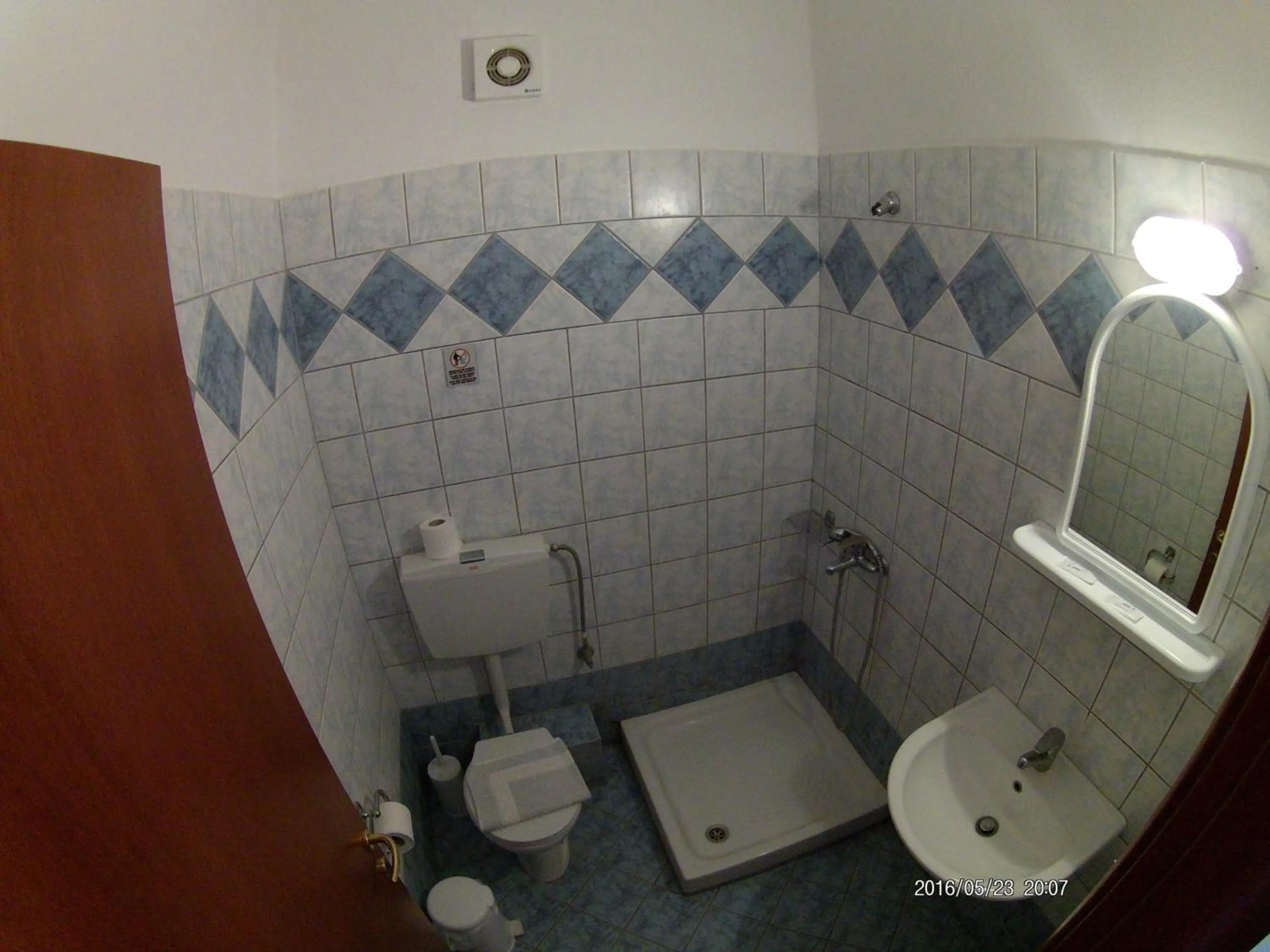Bathroom in Hotel Akrogiali