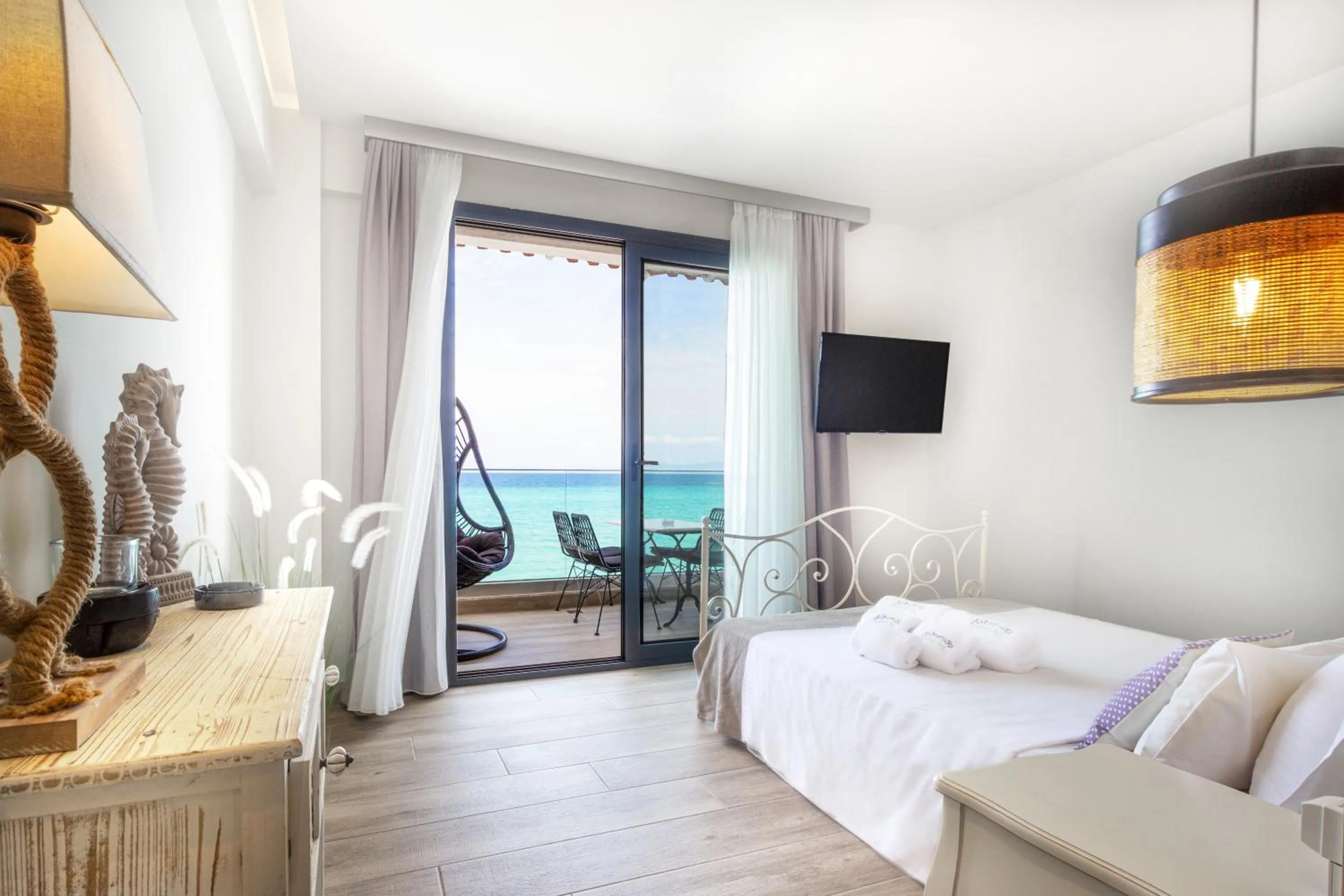 Sea view, Bed in Alkionides Apartments