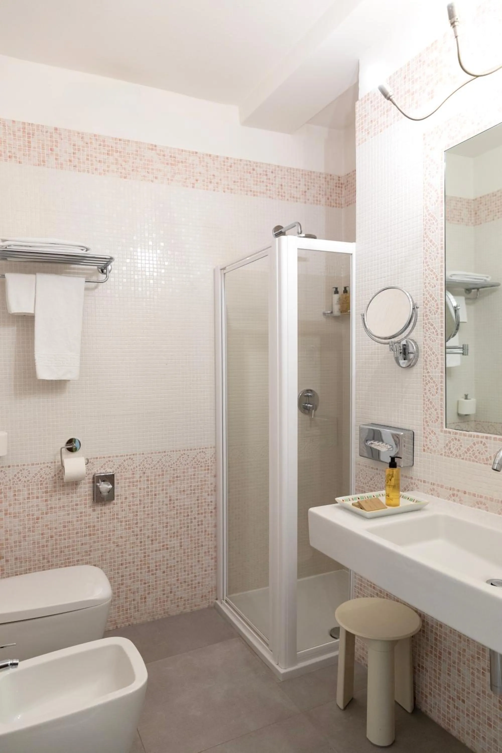 Bathroom in Palace Hotel San Pietro