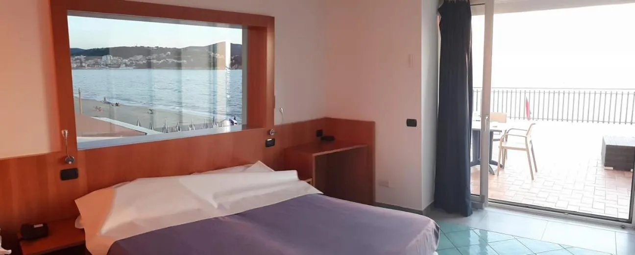 Bed in Hotel Residence La Darsena