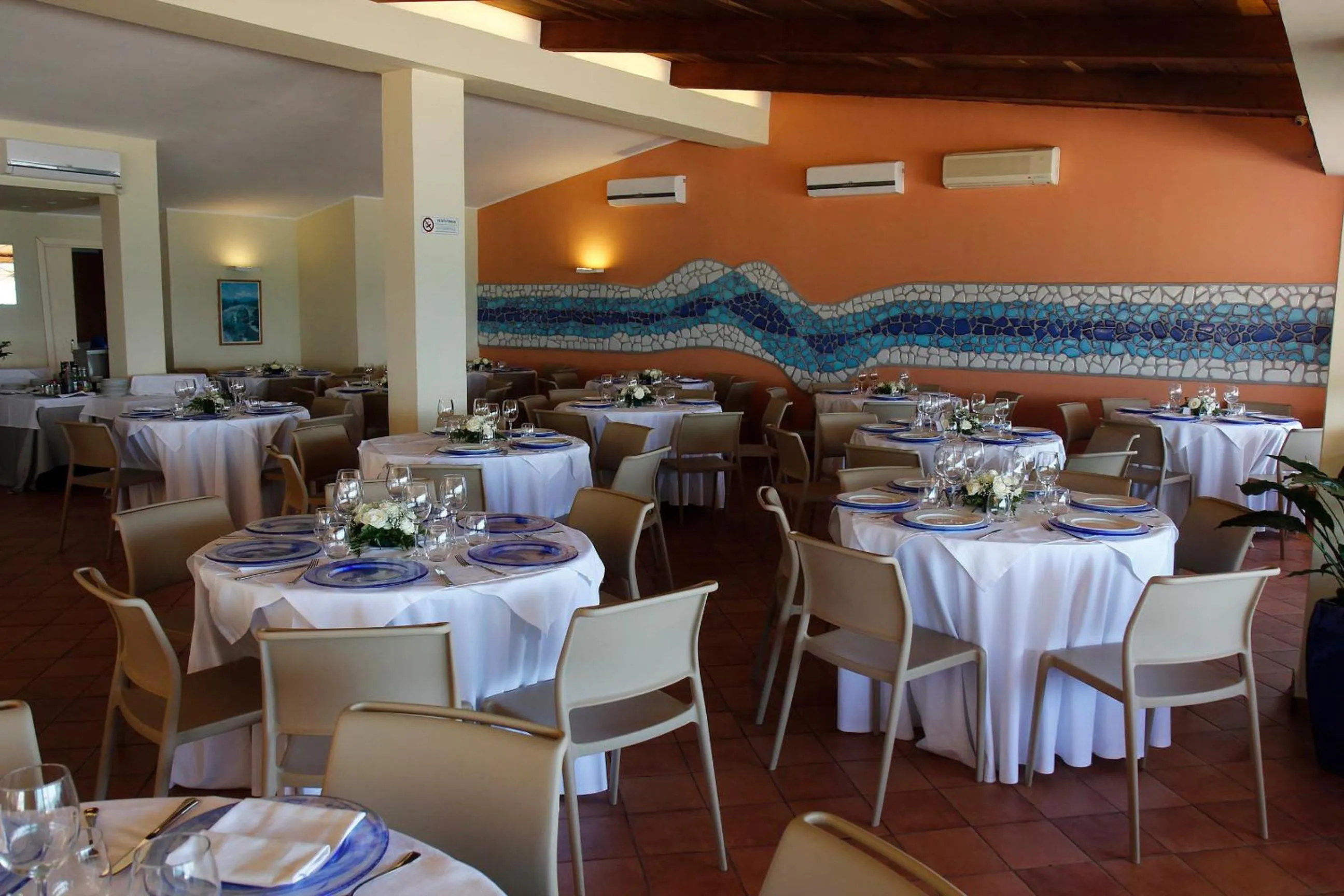 Restaurant/places to eat in Hotel Residence La Darsena