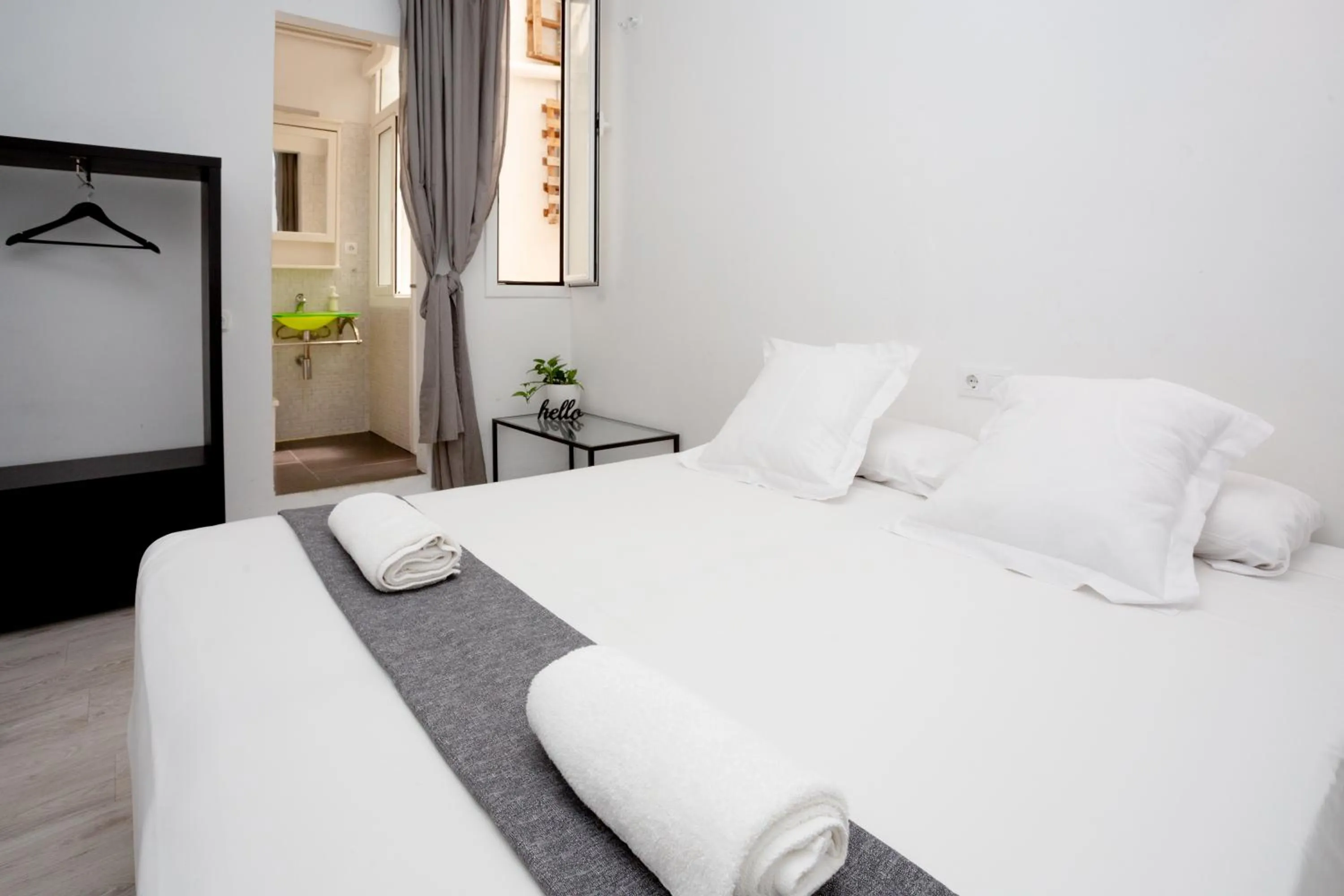 Photo of the whole room, Bed in Easy Sants by Bossh! Hotels