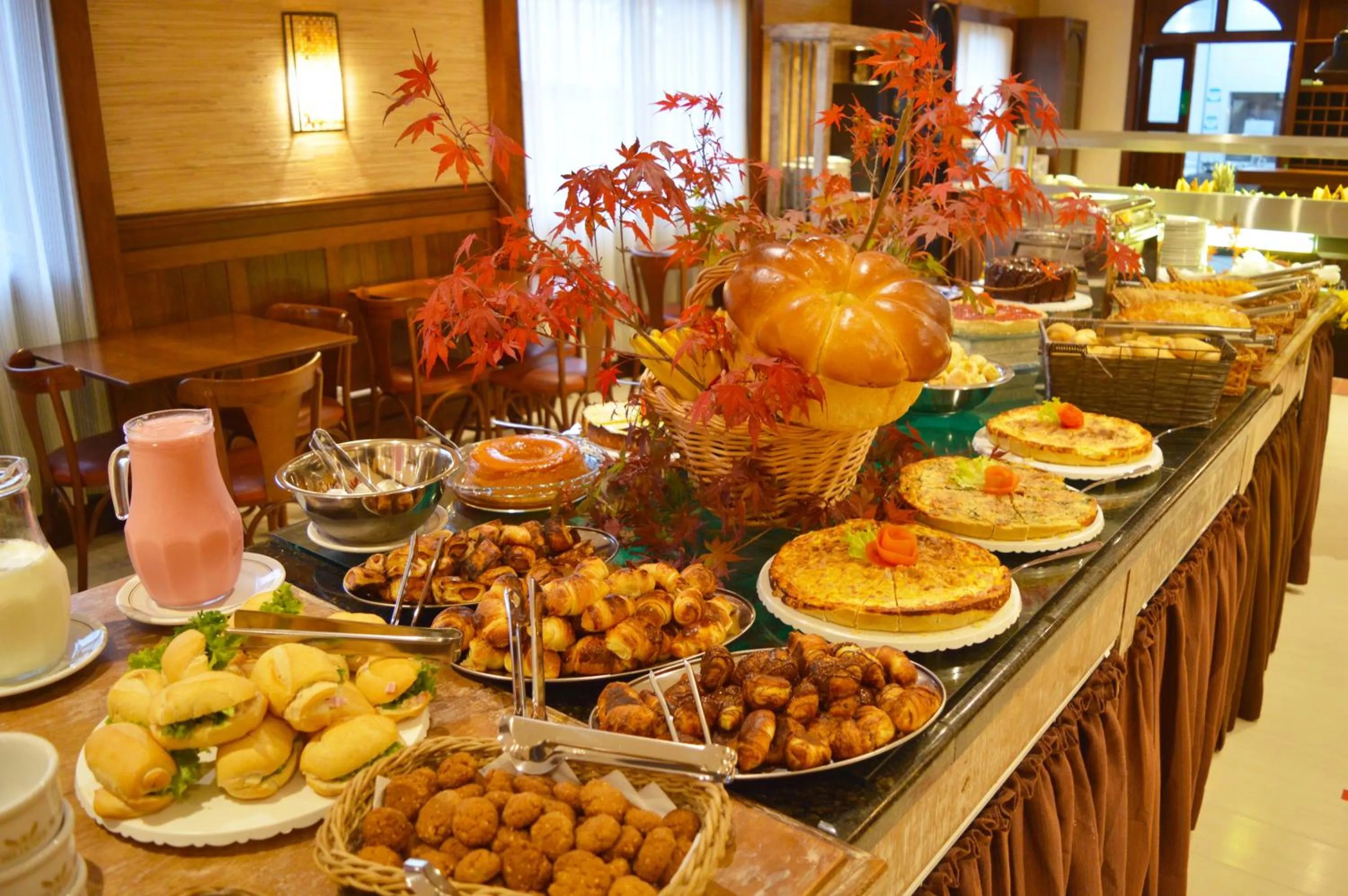 Breakfast in Sky Borges Hotel Alpenhaus - Gramado