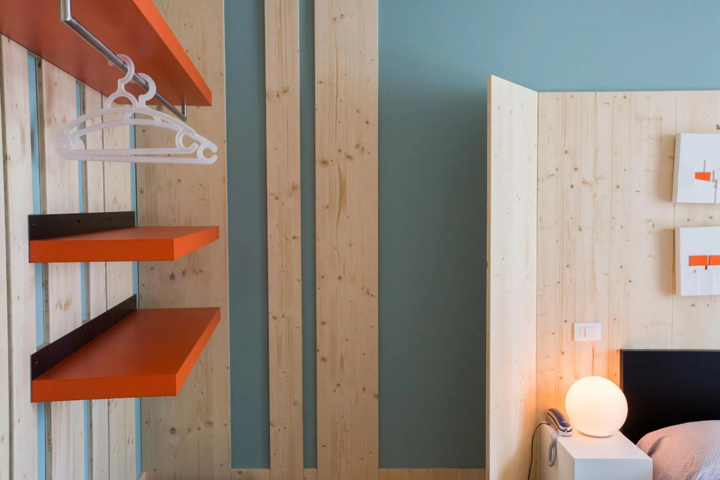 Decorative detail, Bed in Ristolocanda Grani Di Pepe