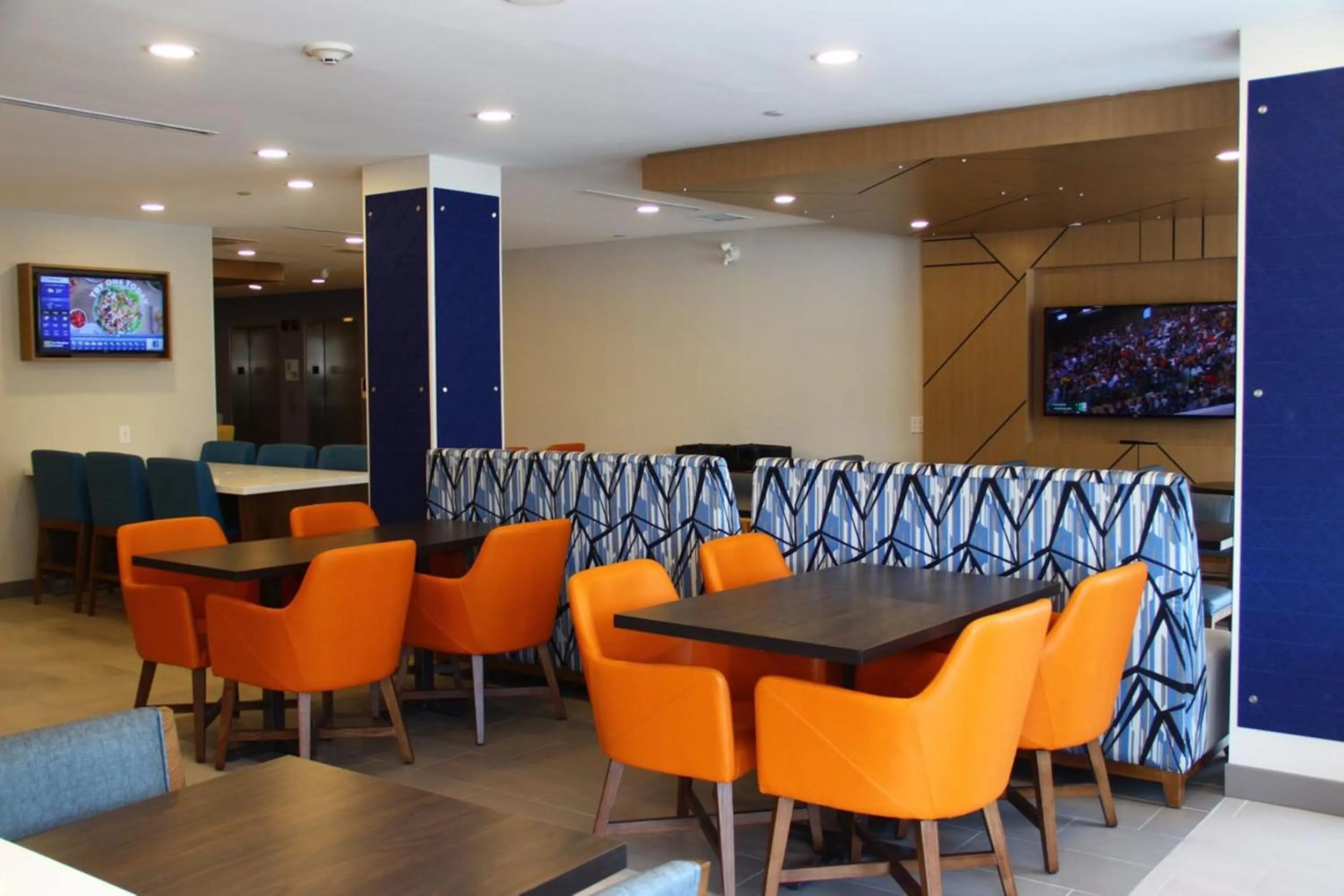 Breakfast in Holiday Inn Express & Suites Huntsville by IHG