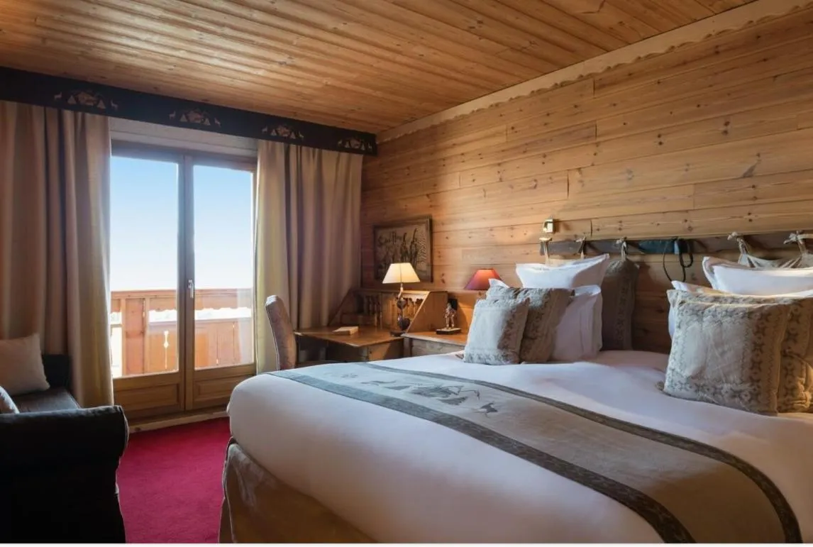 Bed in Hôtel Au Chamois d'Or by Les Etincelles