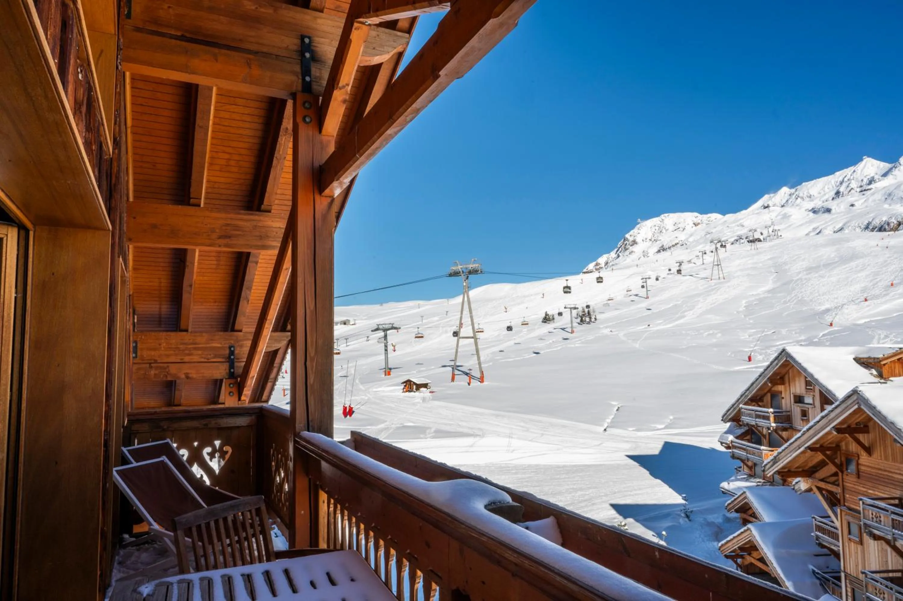 Day in Hôtel Au Chamois d'Or by Les Etincelles