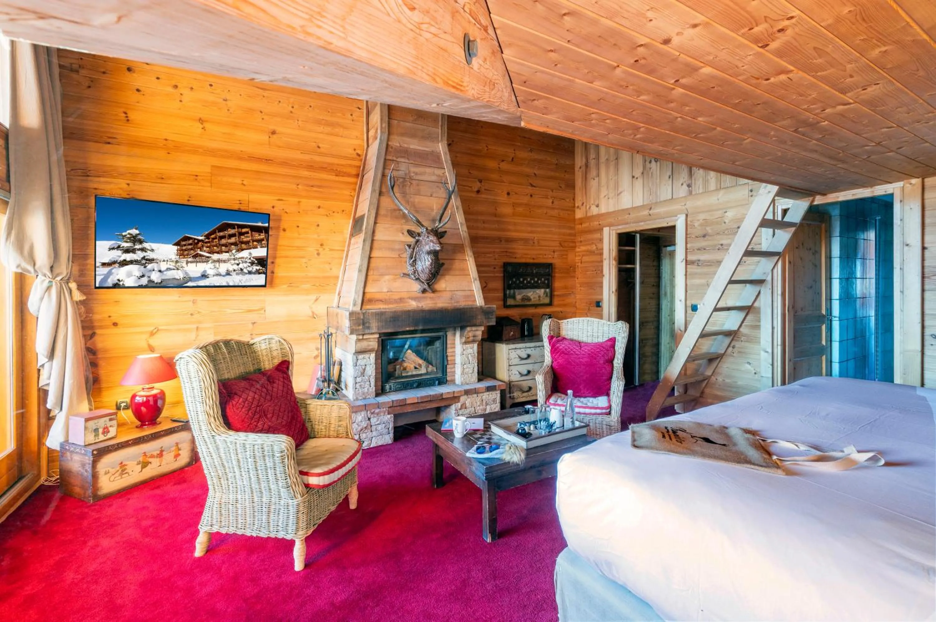 Bed in Hôtel Au Chamois d'Or by Les Etincelles