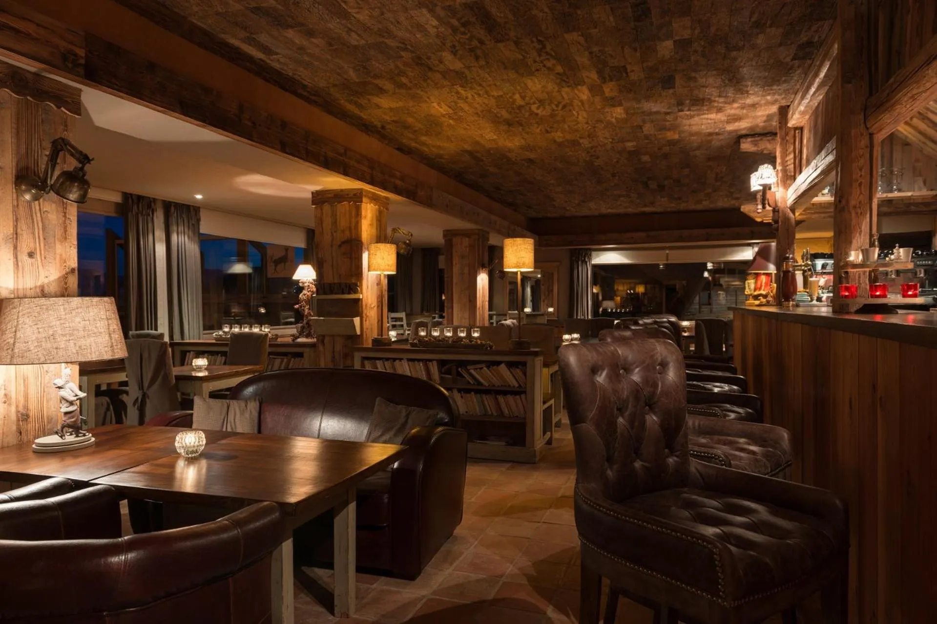 Lounge or bar in Hôtel Au Chamois d'Or by Les Etincelles