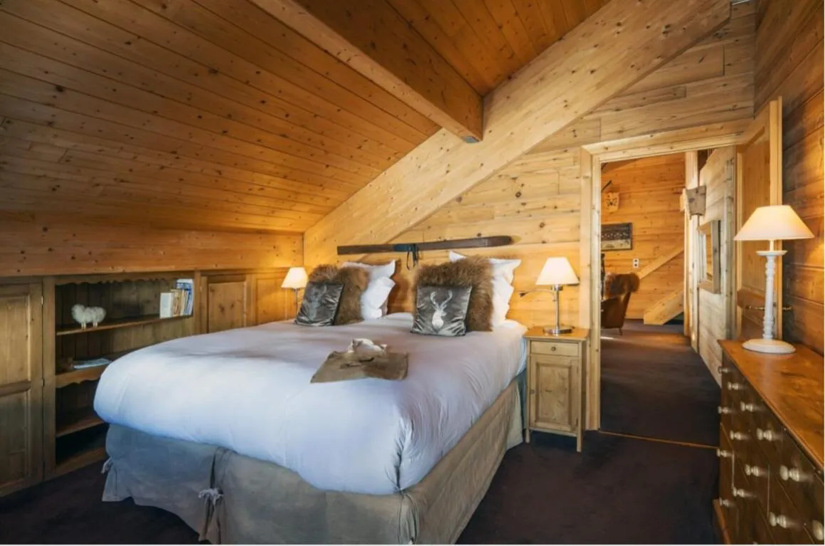 Bed in Hôtel Au Chamois d'Or by Les Etincelles