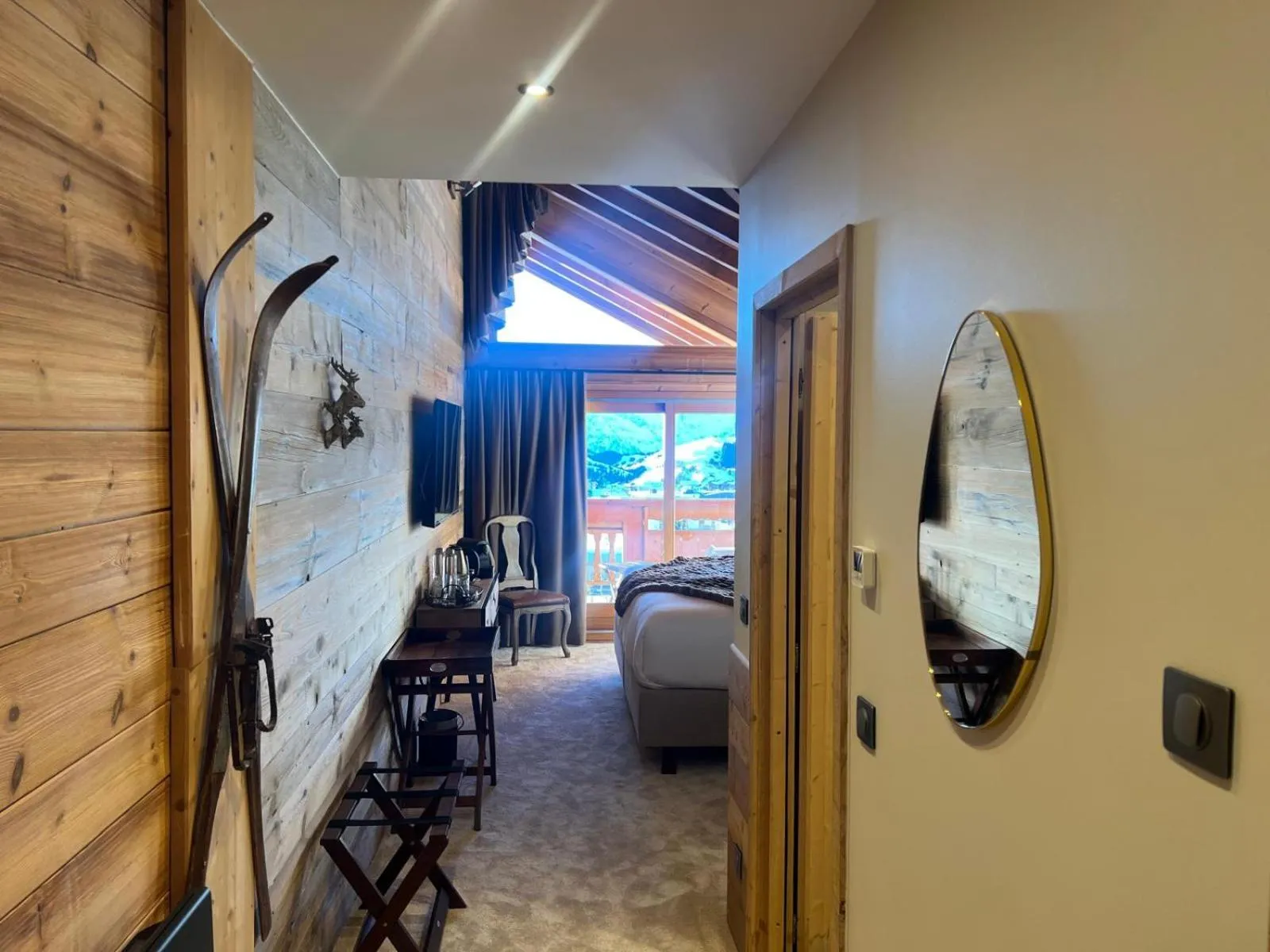 Bed in Hôtel Au Chamois d'Or by Les Etincelles