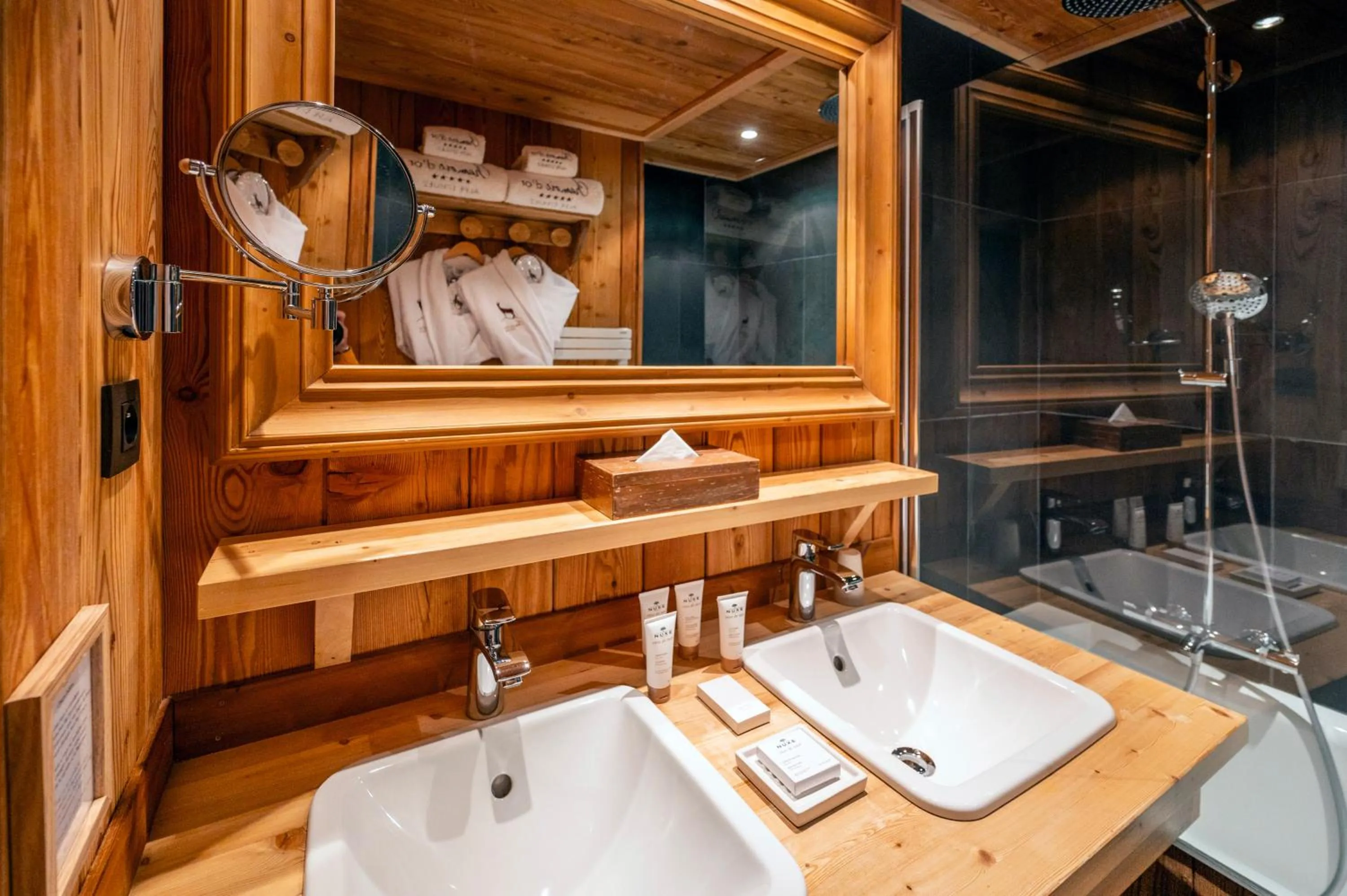 Bathroom in Hôtel Au Chamois d'Or by Les Etincelles
