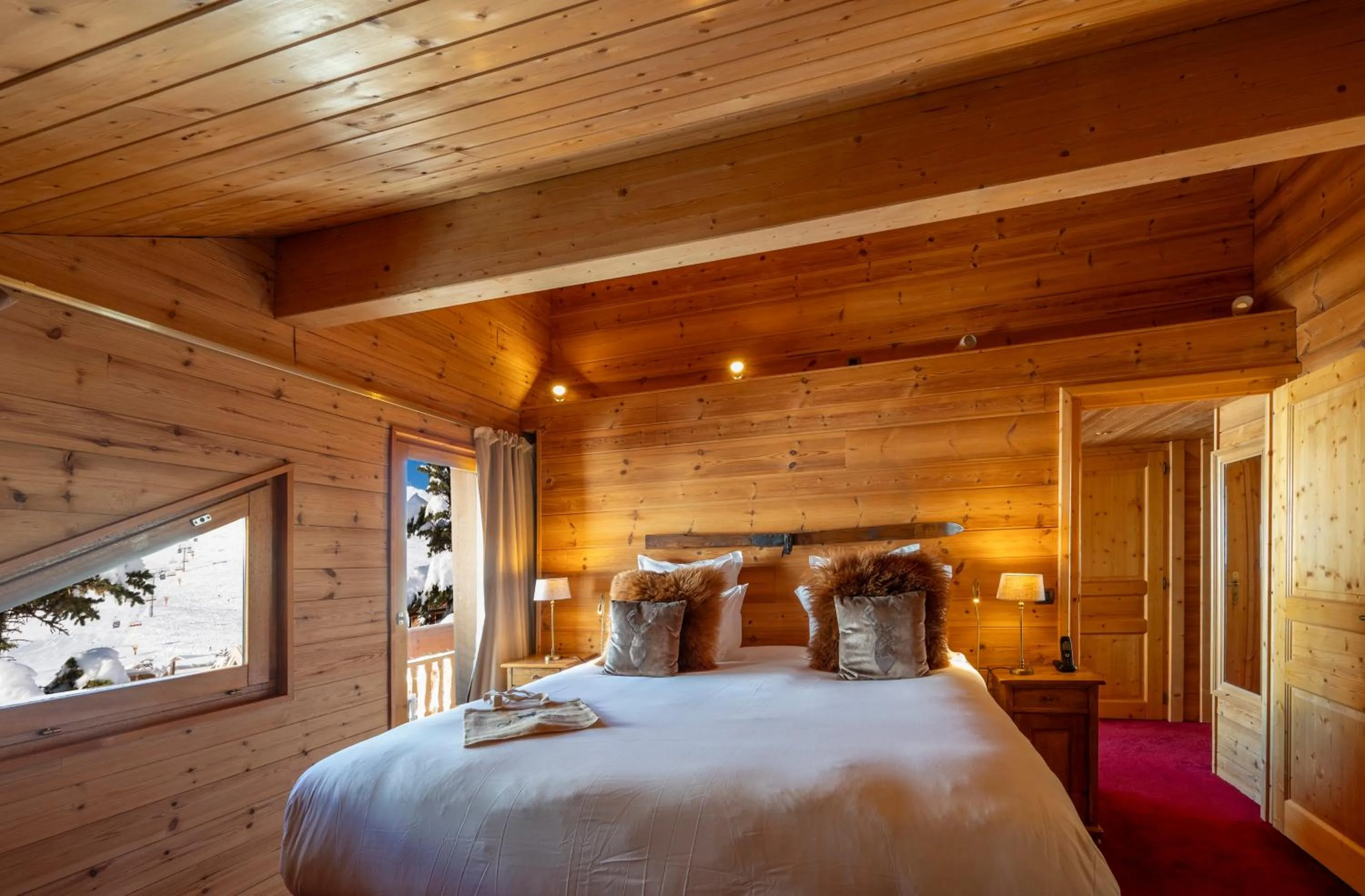 Bed in Hôtel Au Chamois d'Or by Les Etincelles