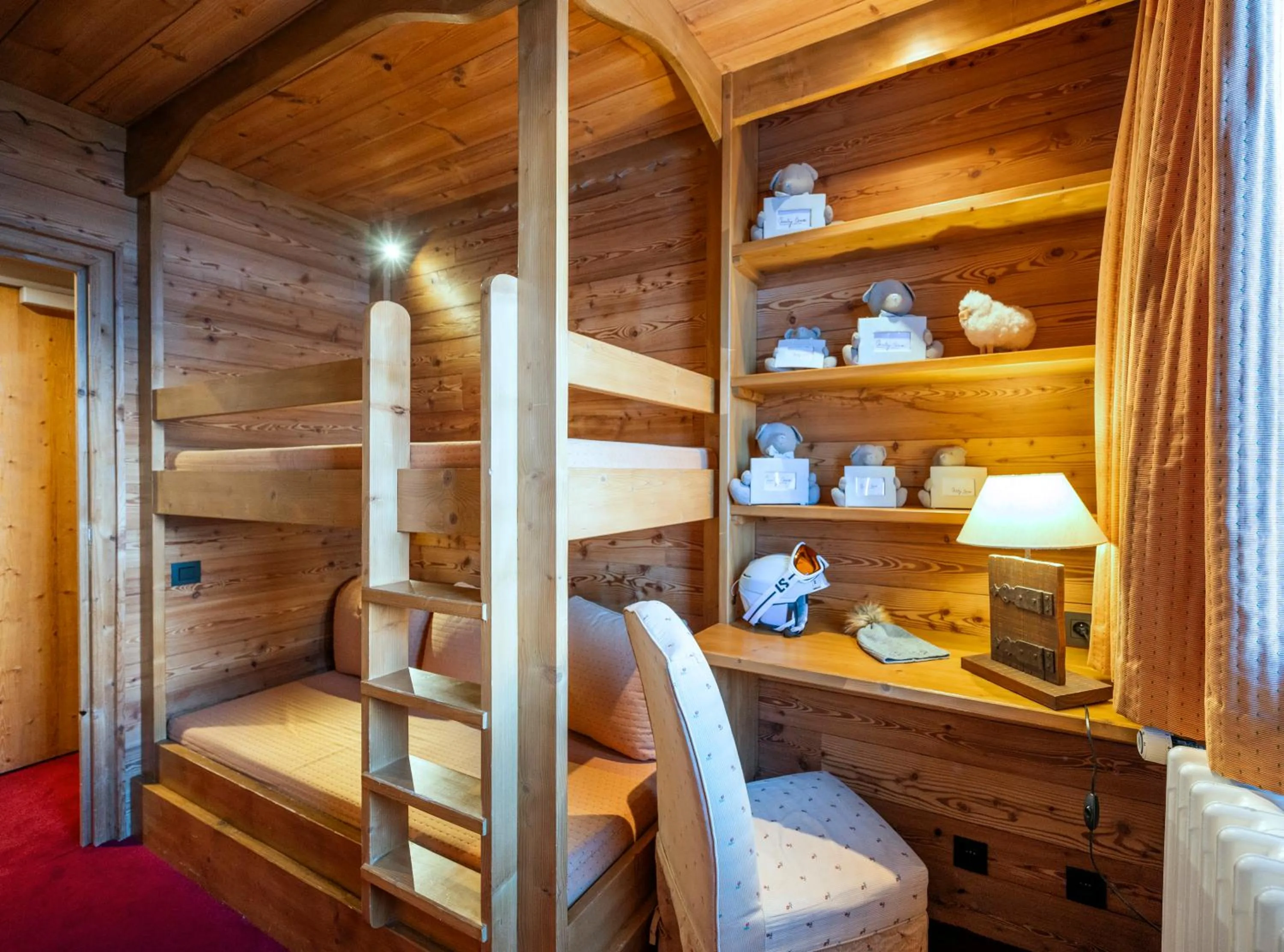 Bed in Hôtel Au Chamois d'Or by Les Etincelles