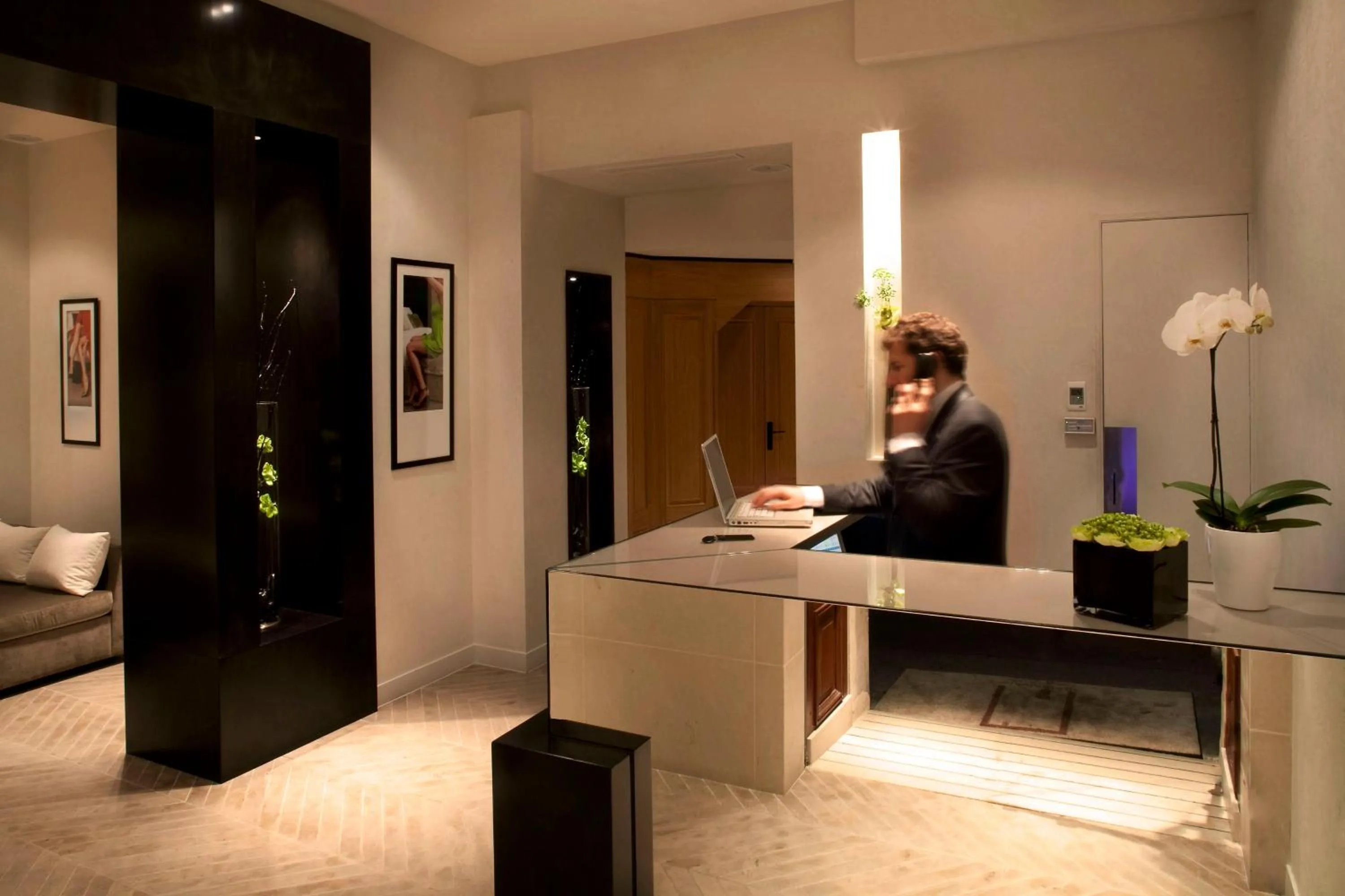 Staff in Marceau Champs-Elysées