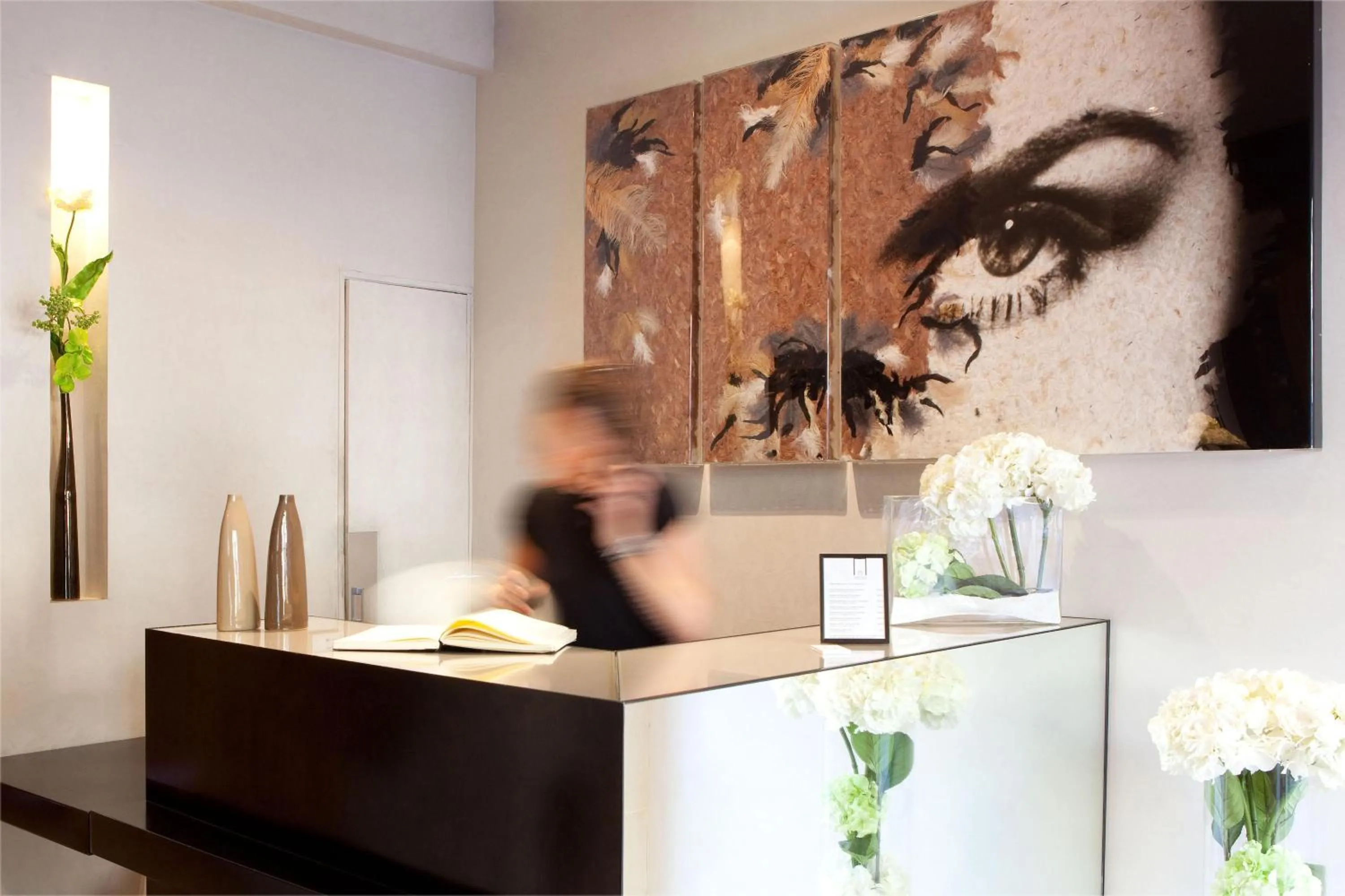 Staff in Marceau Champs-Elysées