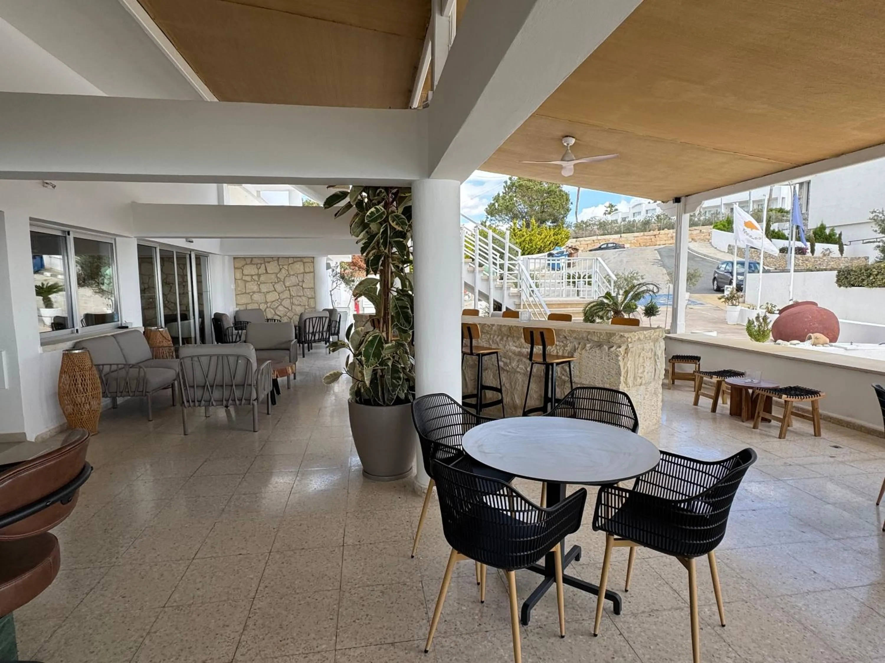 Restaurant/places to eat in Vrachia Beach Hotel & Suites - Adults Only