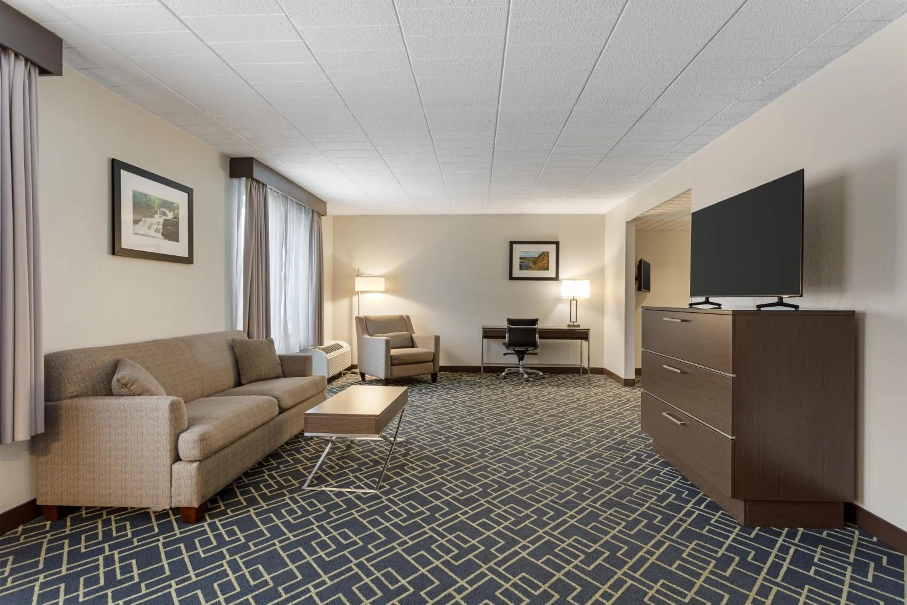 Photo of the whole room in Best Western Hunt's Landing Hotel Matamoras Milford