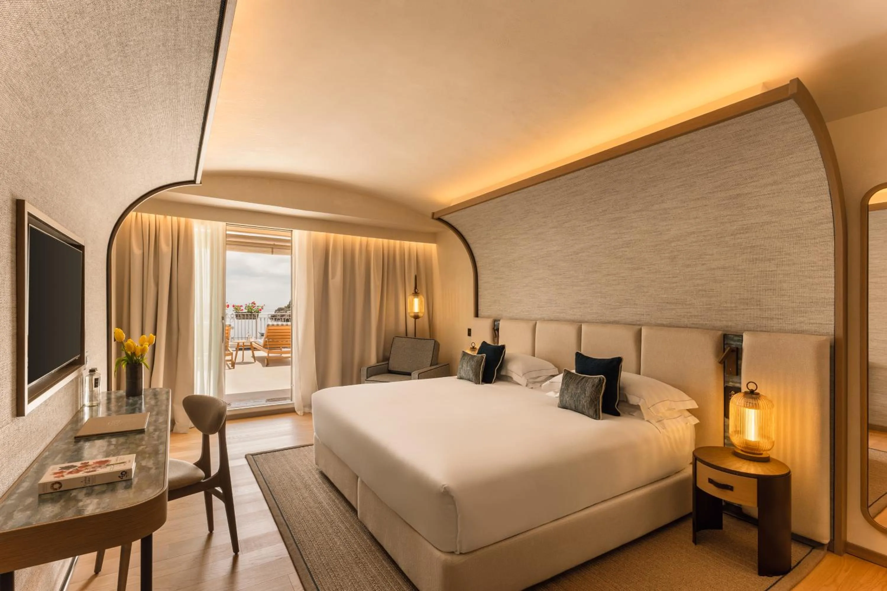 Bed in Mazzarò Sea Palace - The Leading Hotels of the World