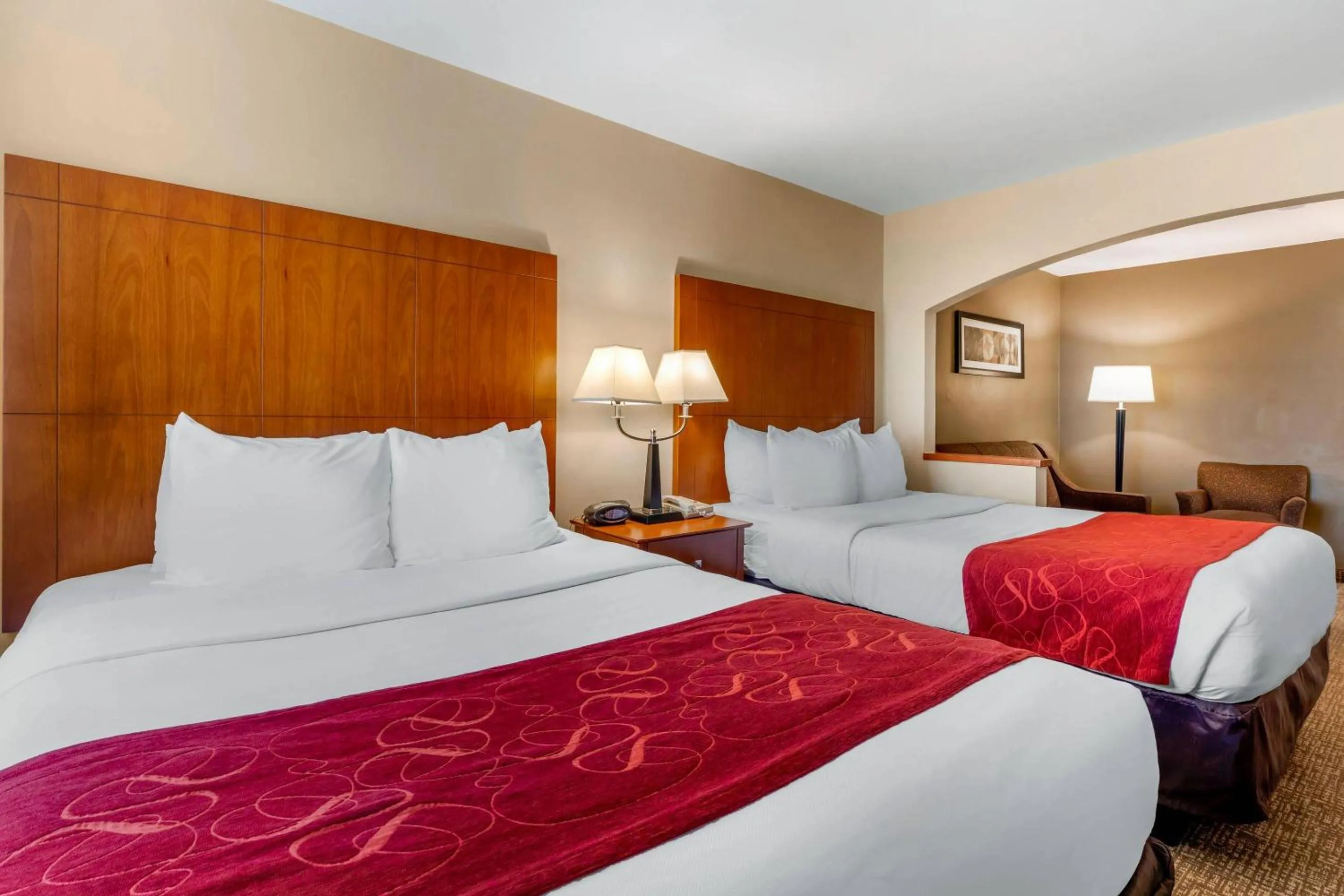 Bedroom, Bed in Comfort Suites North Dallas