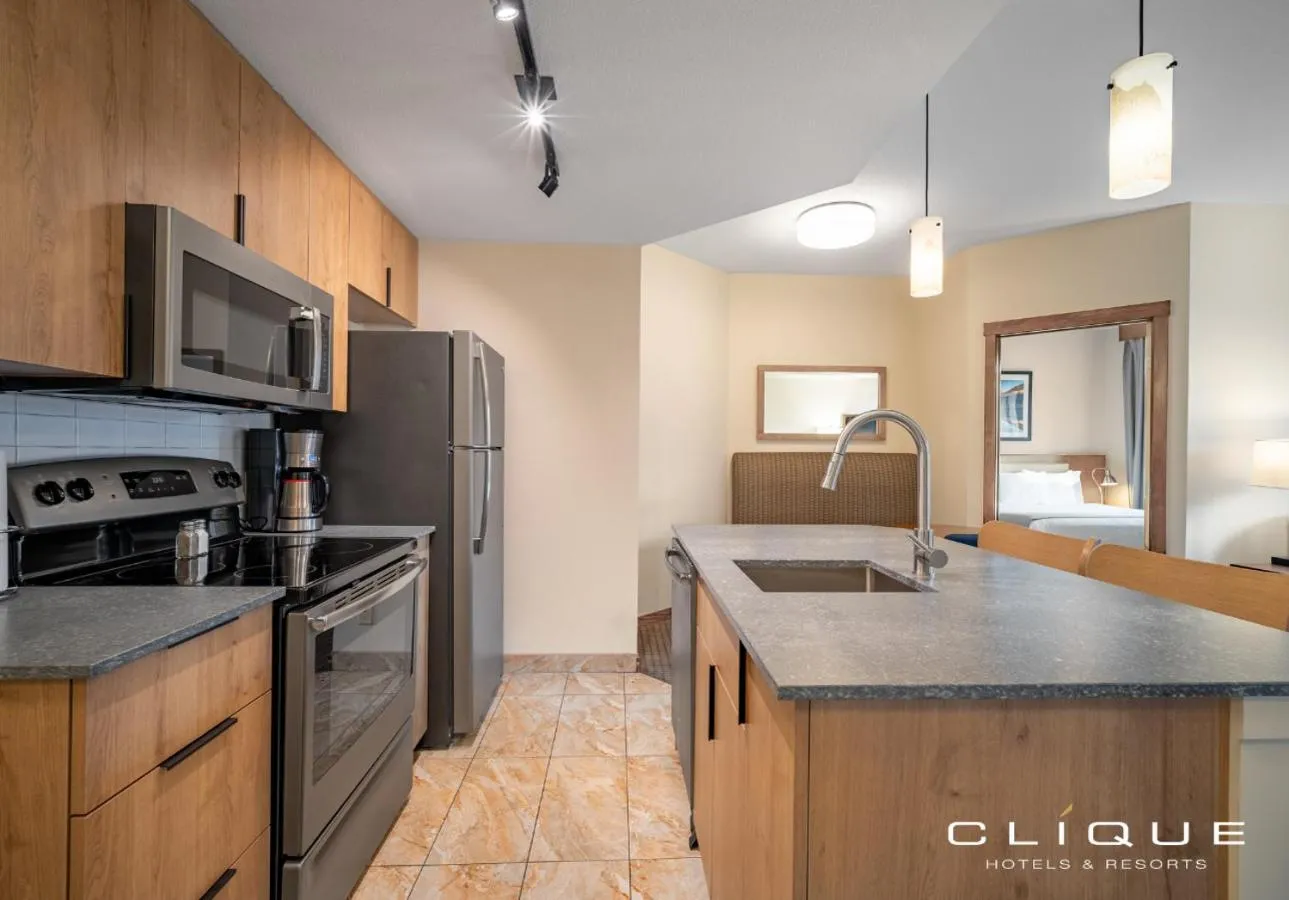 Kitchen or kitchenette in Falcon Crest Lodge by CLIQUE