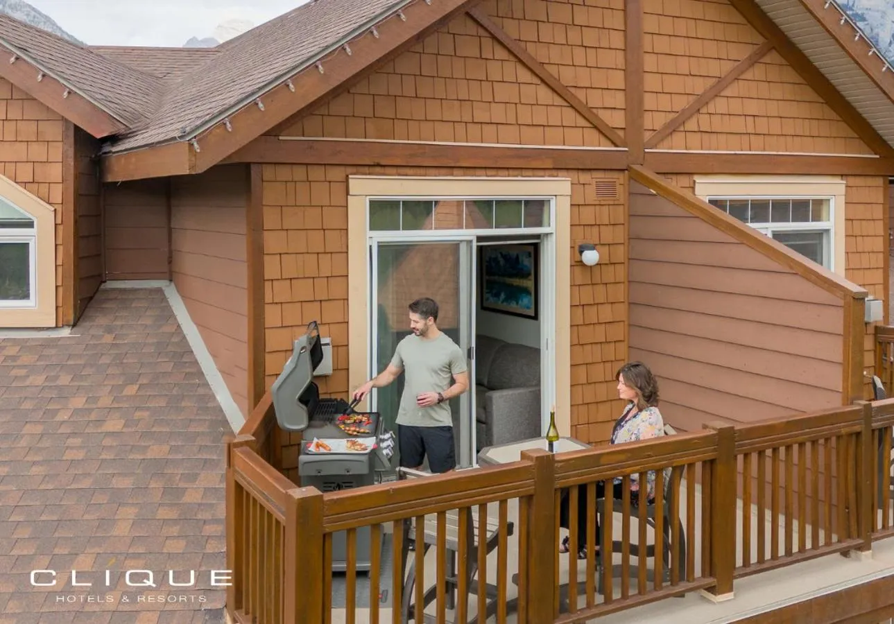 BBQ facilities in Falcon Crest Lodge by CLIQUE