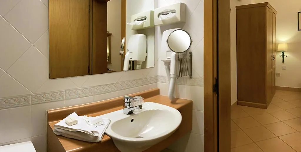 Bathroom in Hotel Kennedy Nova