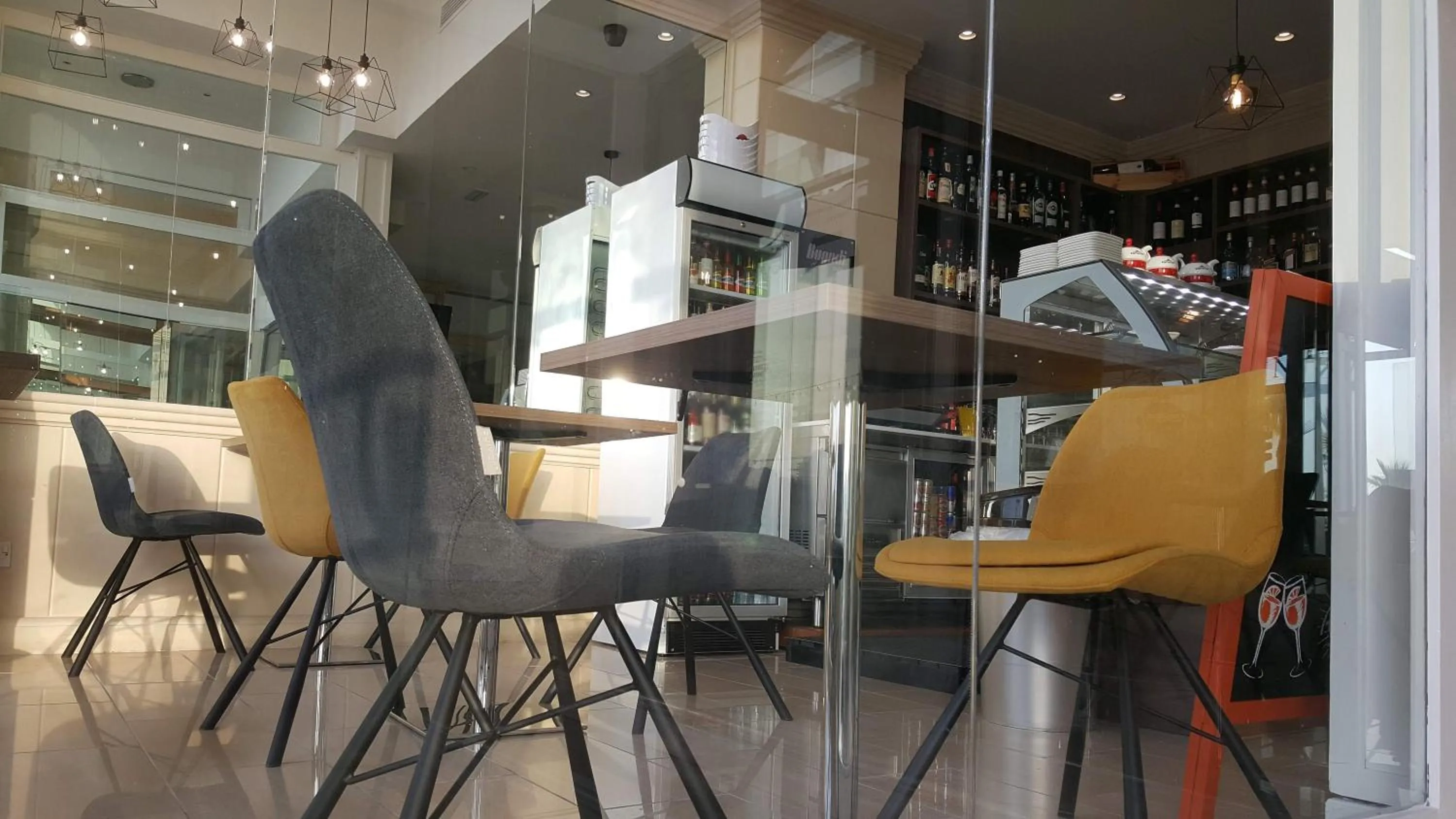 Food and drinks in Hotel Kennedy Nova